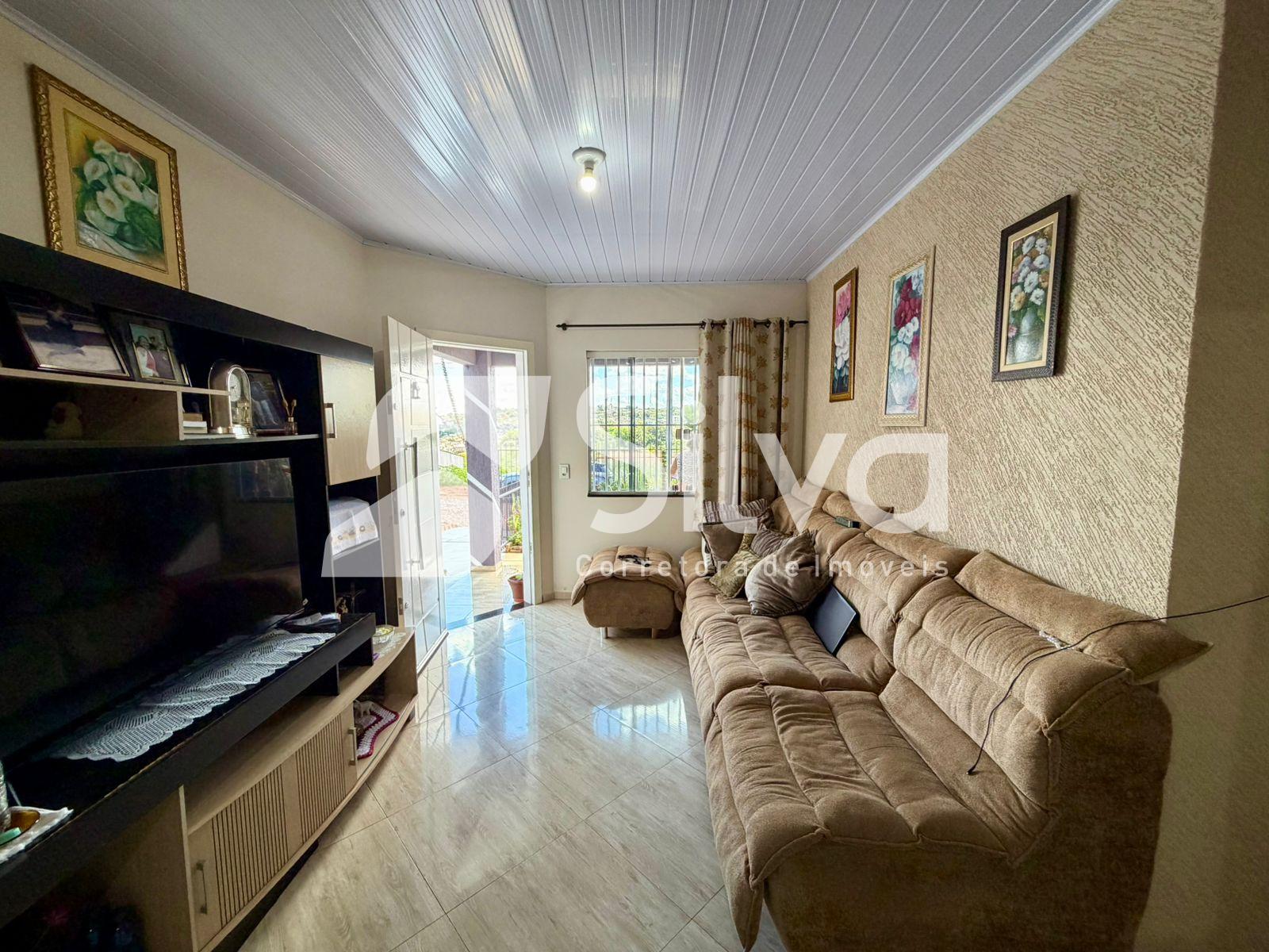 Casa a venda localizada no Bairro Margarida Galvan, Dois Vizinhos-PR.