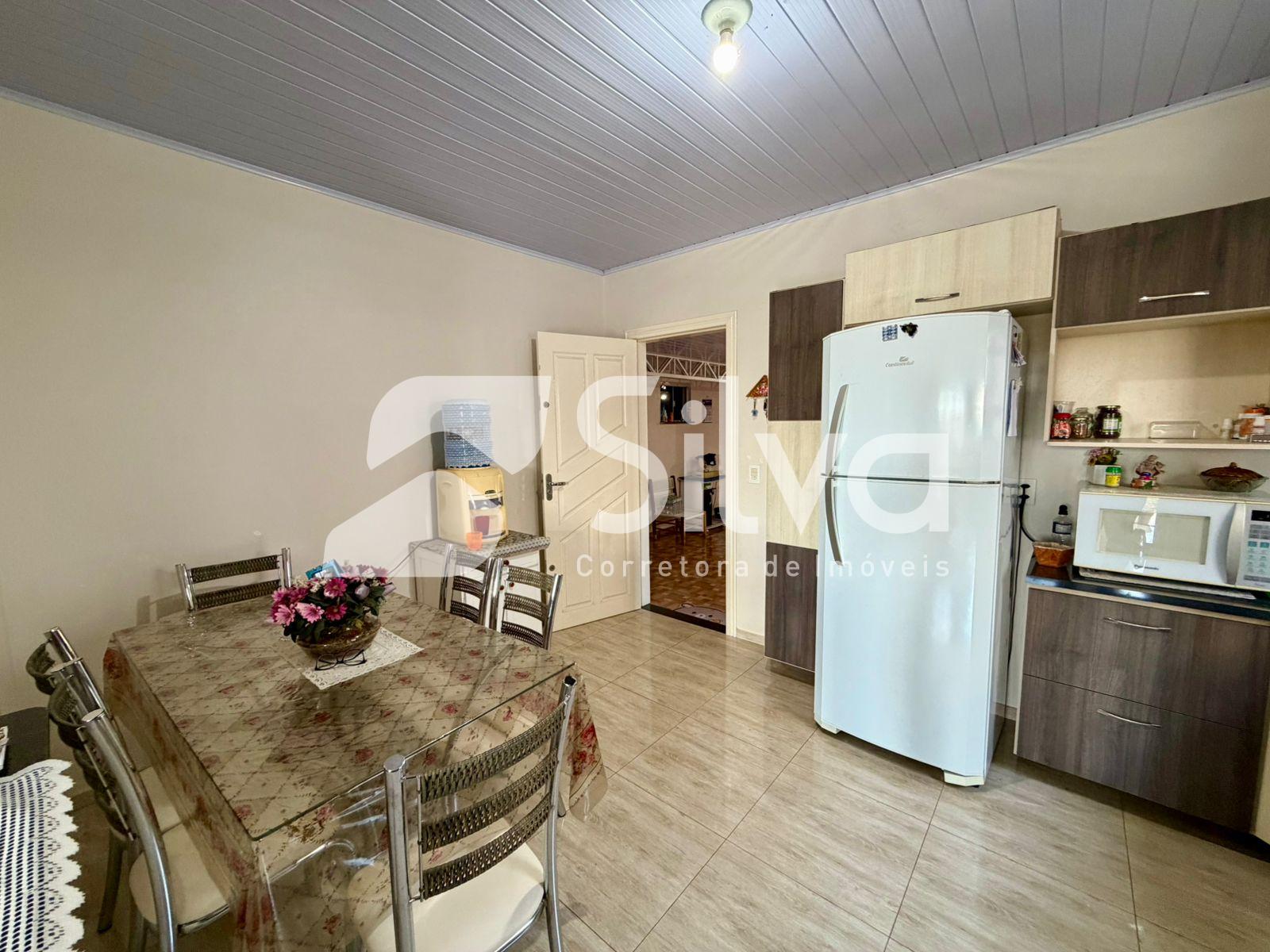 Casa a venda localizada no Bairro Margarida Galvan, Dois Vizinhos-PR.