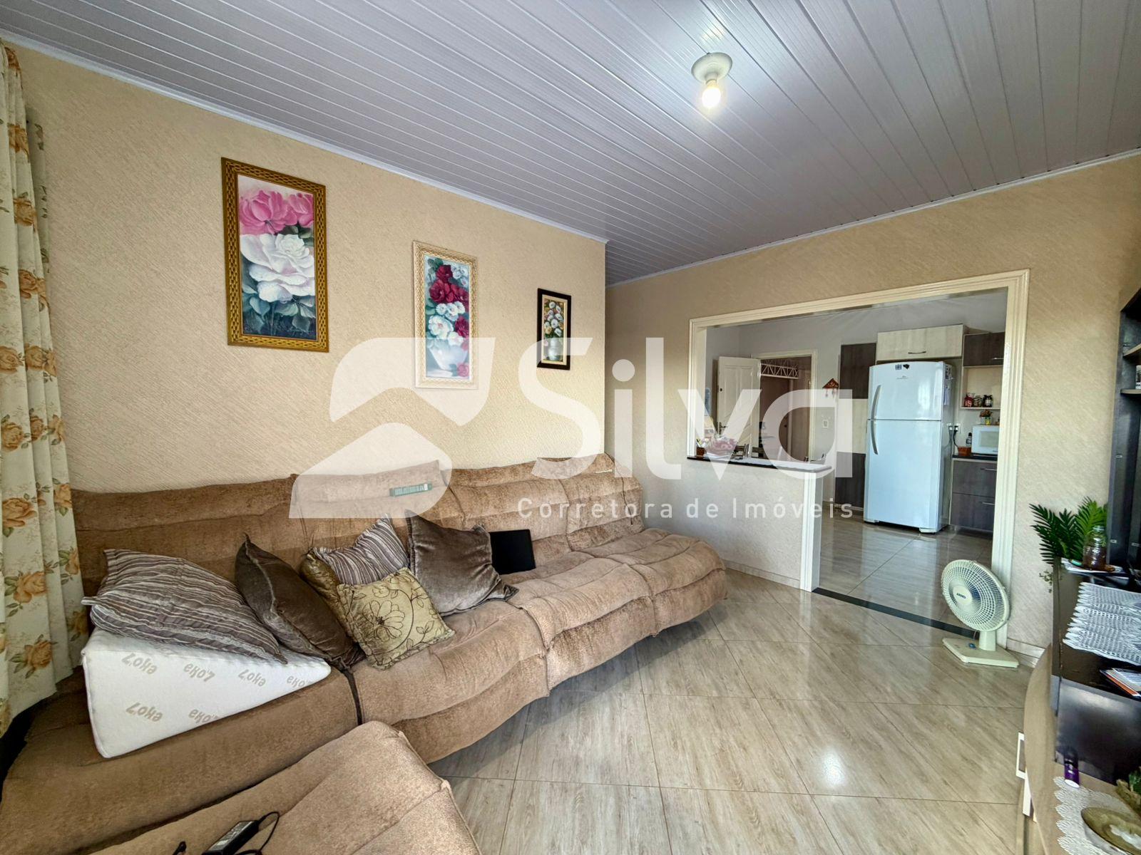 Casa a venda localizada no Bairro Margarida Galvan, Dois Vizinhos-PR.