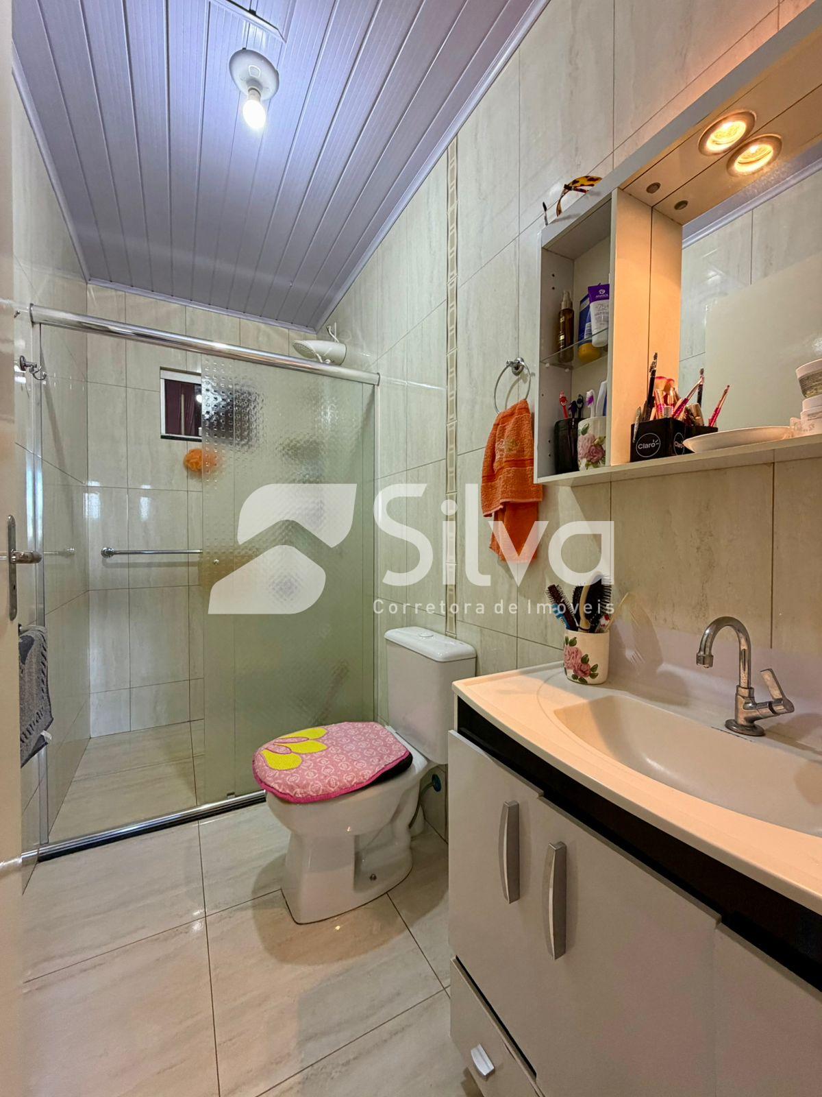 Casa a venda localizada no Bairro Margarida Galvan, Dois Vizinhos-PR.