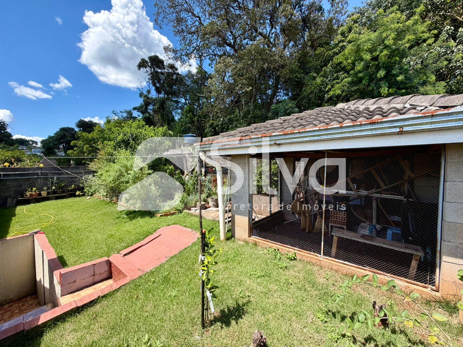 Casa a venda localizada no Bairro Margarida Galvan, Dois Vizinhos-PR.