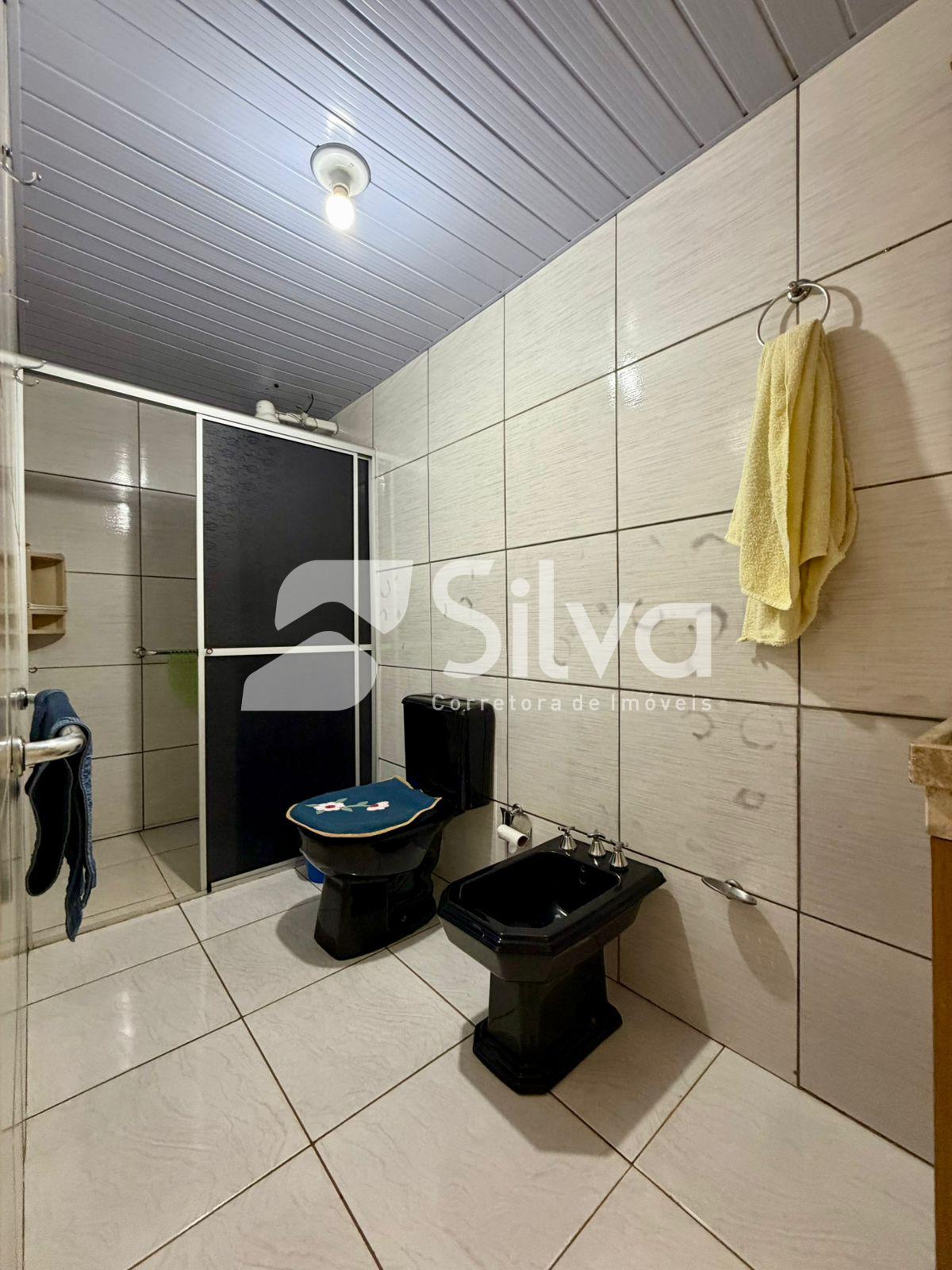 Casa a venda localizada no Bairro Margarida Galvan, Dois Vizinhos-PR.