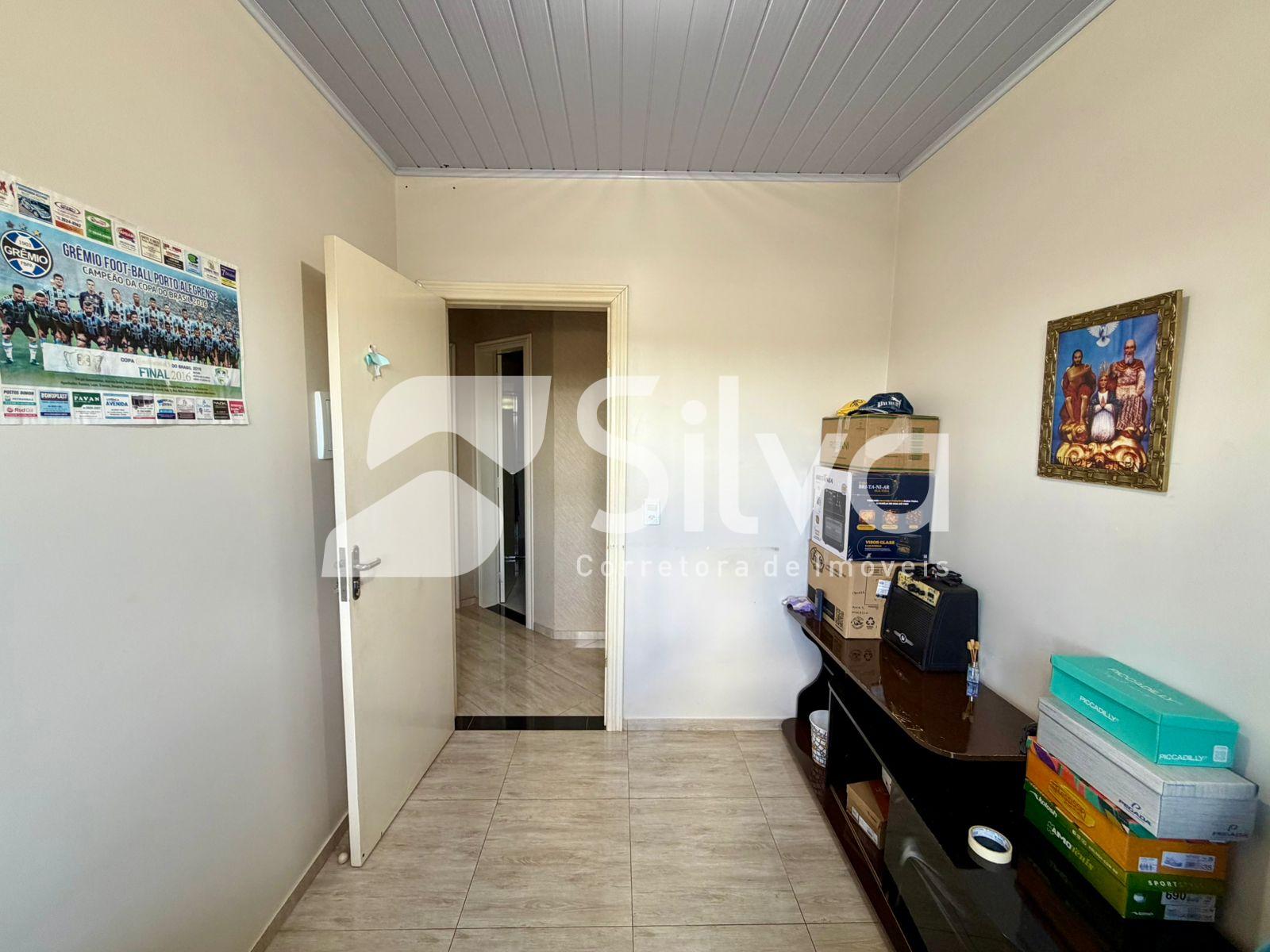 Casa a venda localizada no Bairro Margarida Galvan, Dois Vizinhos-PR.