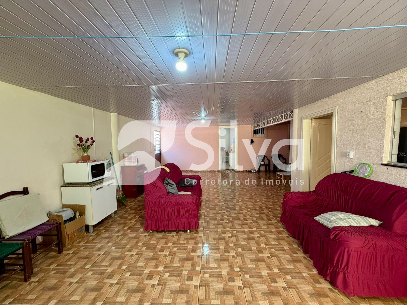 Casa a venda localizada no Bairro Margarida Galvan, Dois Vizinhos-PR.