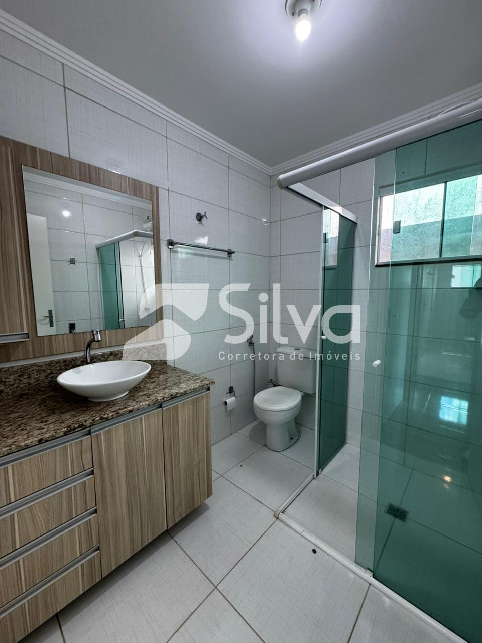 Sobrado a venda localizado no Loteamento Panisson, Dois Vizinhos-PR.