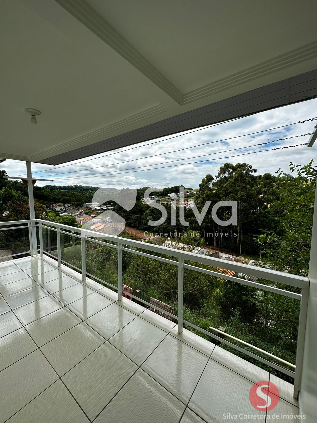 Casa a venda localizada no Loteamento Panisson, Dois Vizinhos-PR.