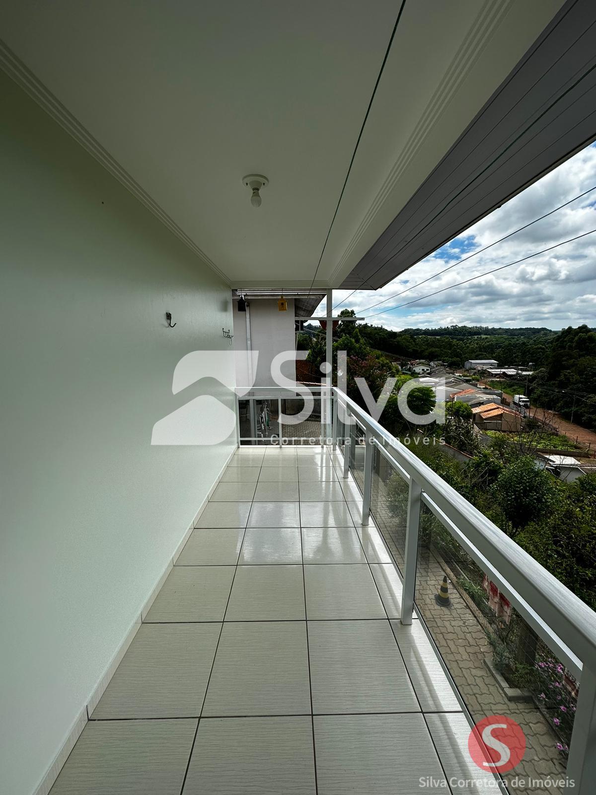 Casa a venda localizada no Loteamento Panisson, Dois Vizinhos-PR.