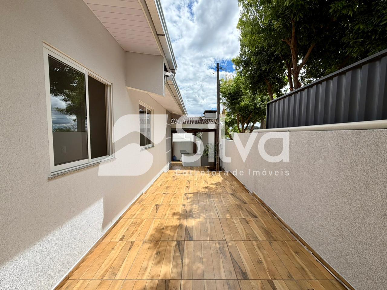 Casa � venda localizada no Bairro Margarida Galvan, Dois Vizinhos-PR.