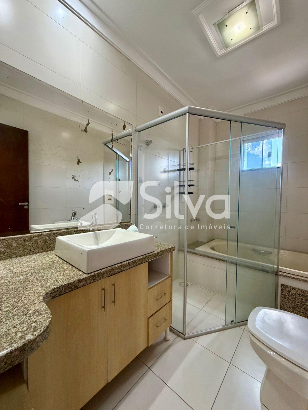 Apartamento para loca��o com 01 su�te e 02 dormit�rios - Centro Sul.