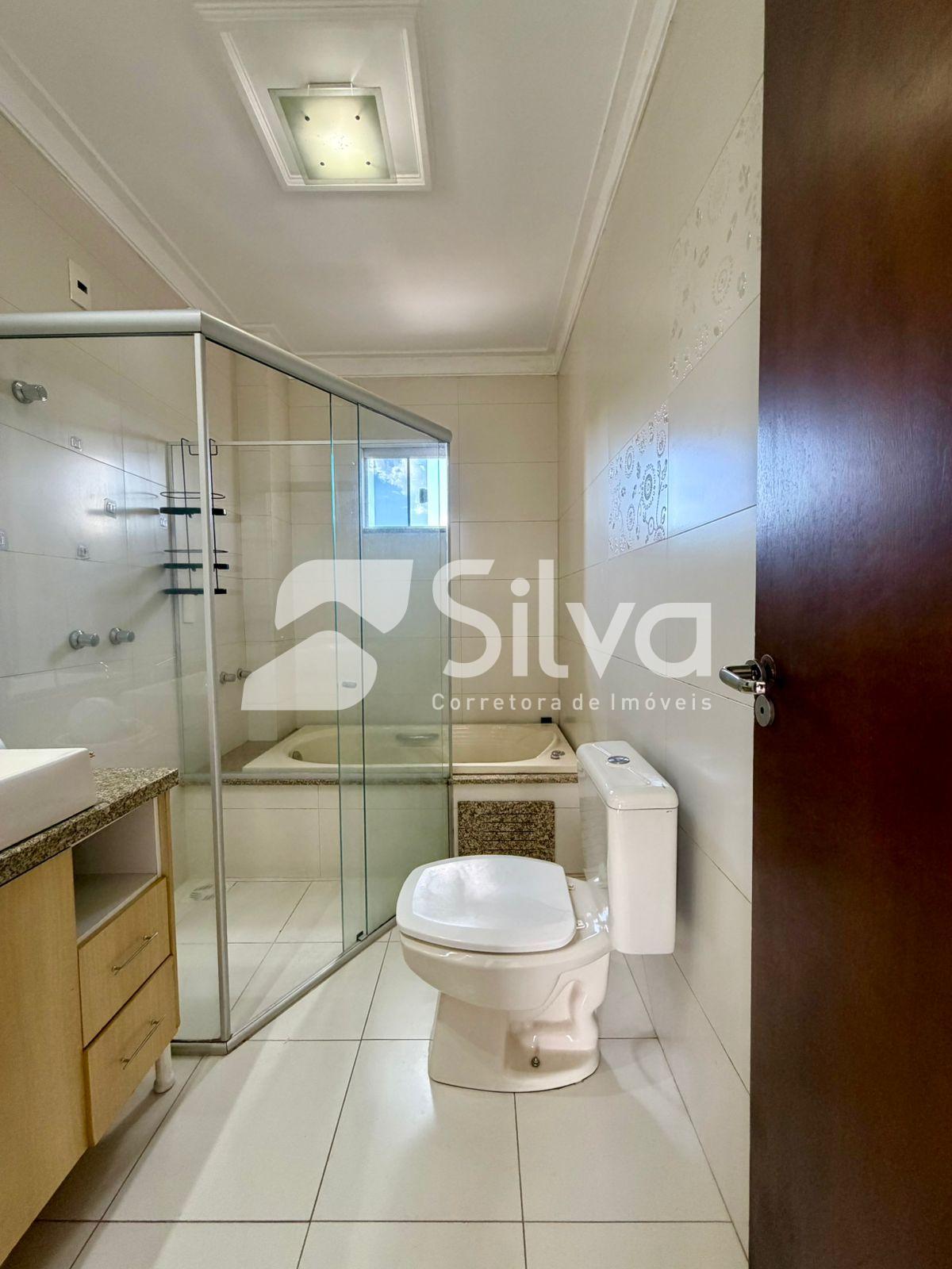 Apartamento para loca��o com 01 su�te e 02 dormit�rios - Centro Sul.