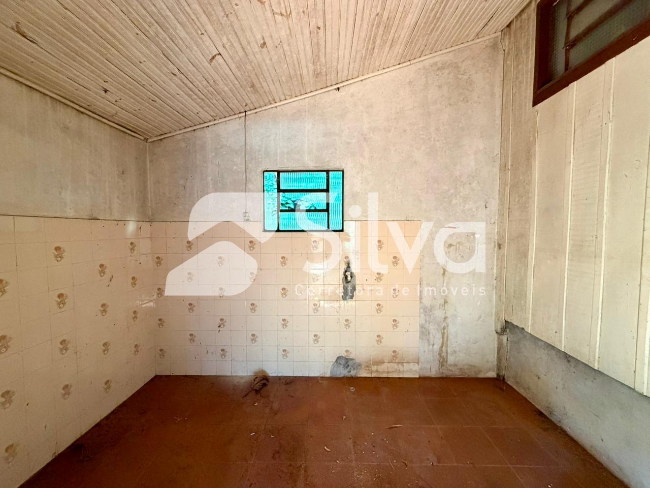 Casa a venda, localizada no Centro Norte, Dois Vizinhos-PR.