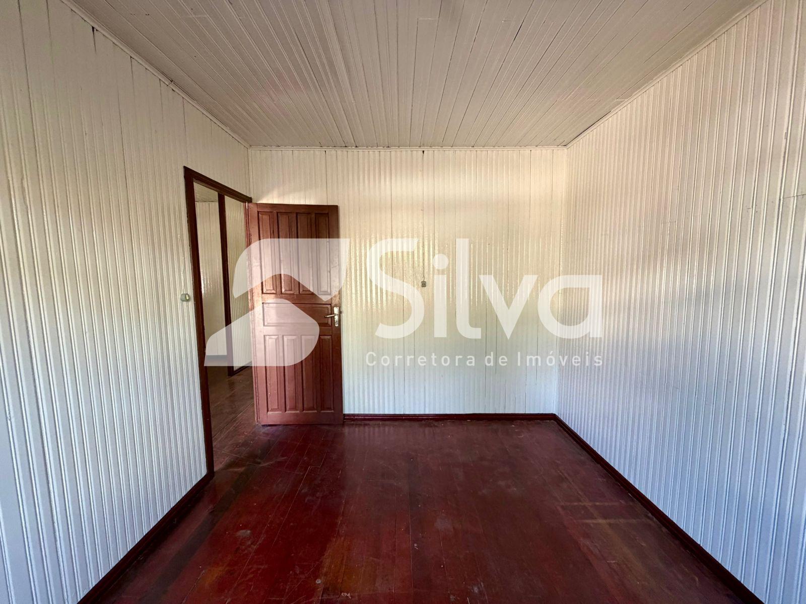 Casa a venda, localizada no Centro Norte, Dois Vizinhos-PR.