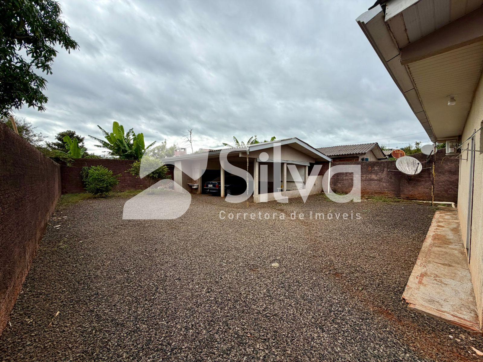 Casa � venda localizada no Bairro Sagrada Fam�lia, Dois Vizinhos-PR.