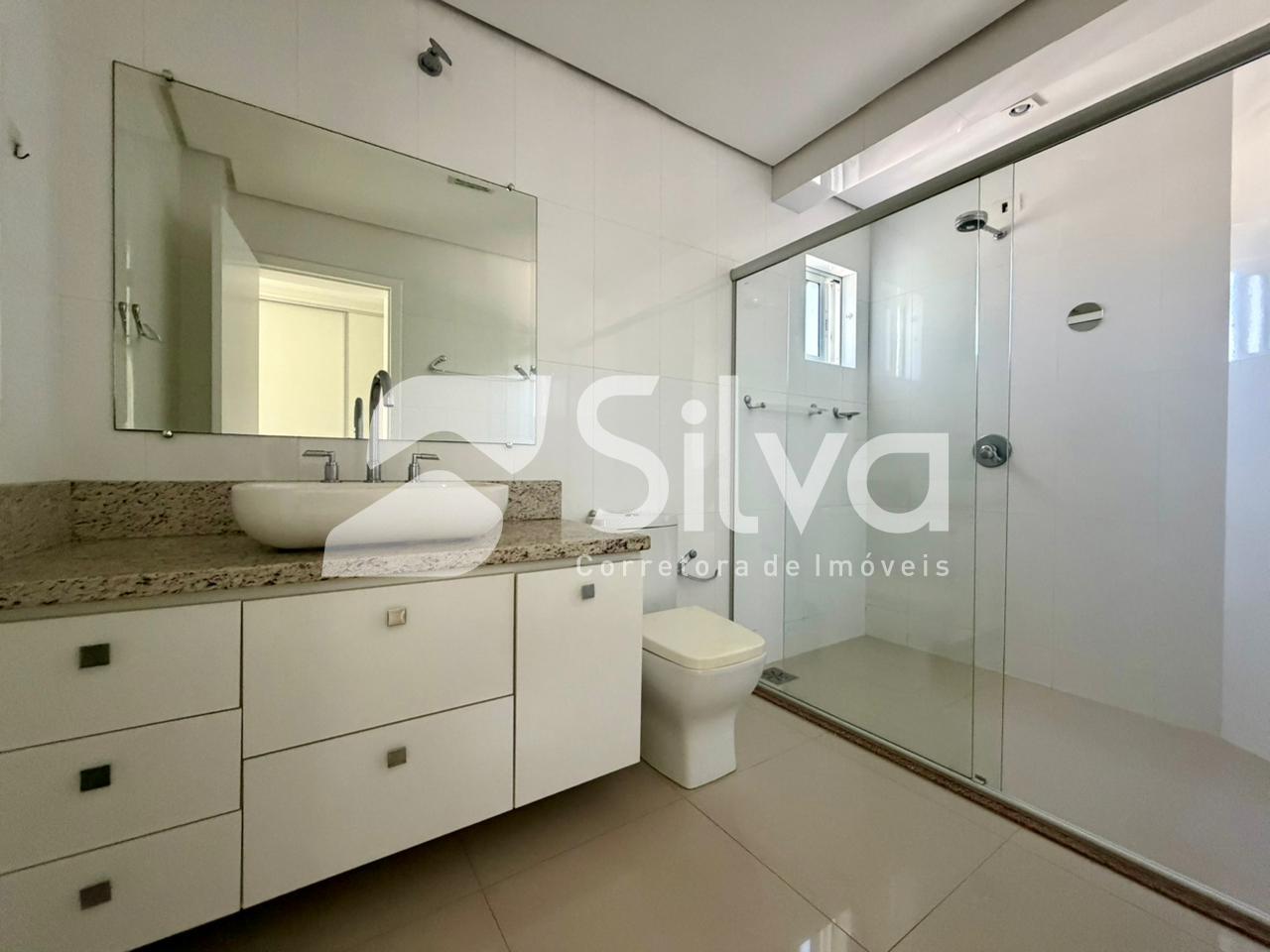 Apartamento para loca��o com 01 su�te e 02 dormit�rios - Centro Norte.