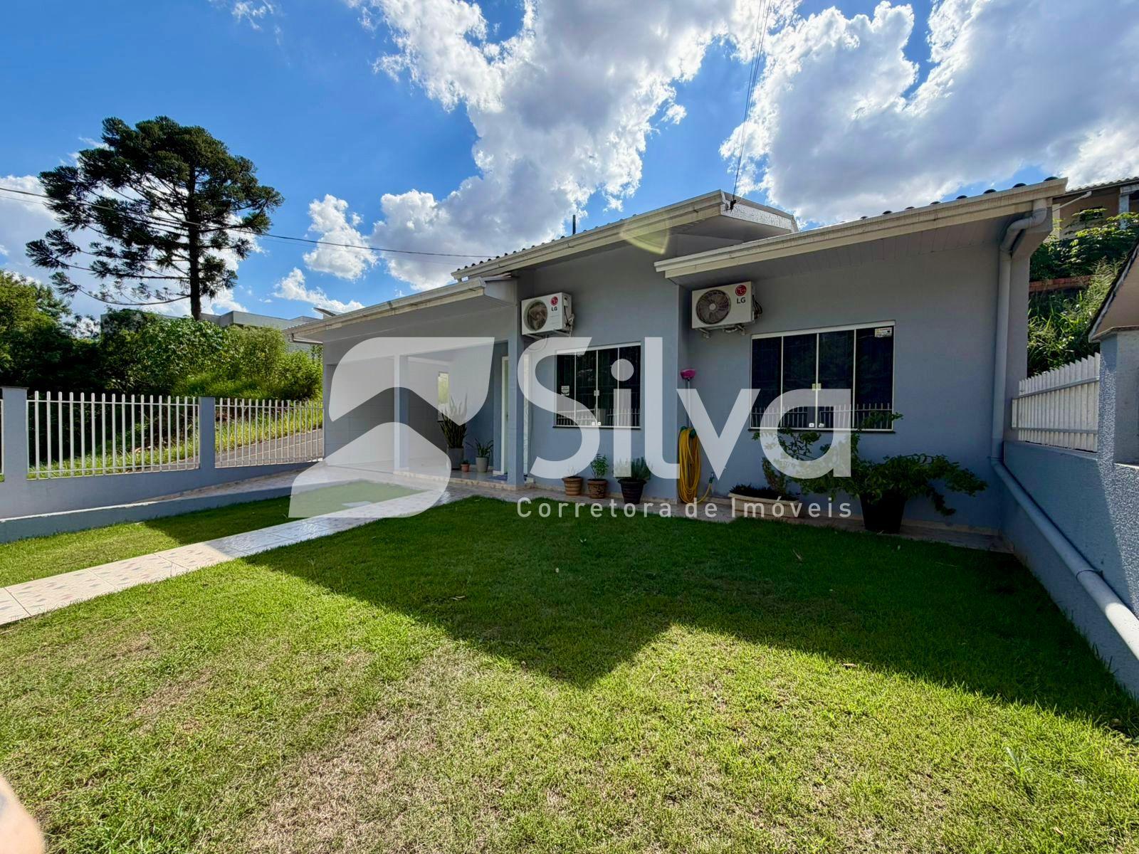 Casa a venda localizada no Loteamento Caet?, Dois Vizinhos-PR.