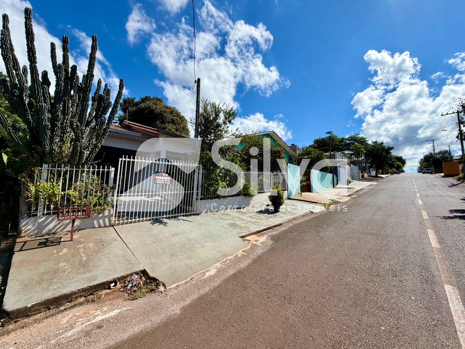 Casa à venda localizada no Bairro Jardim da Colina, Dois Vizin...