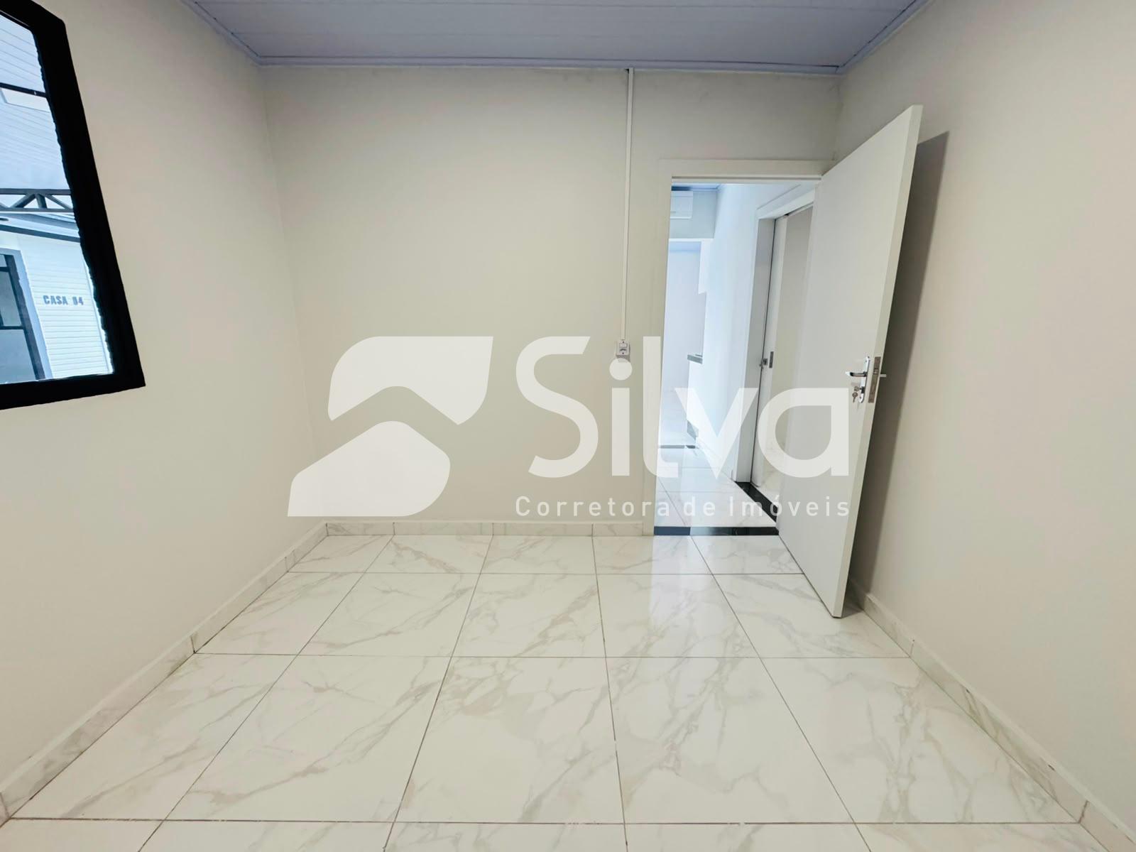 Casa em condomínio para locação, com 02 dormitórios - Centro Norte.