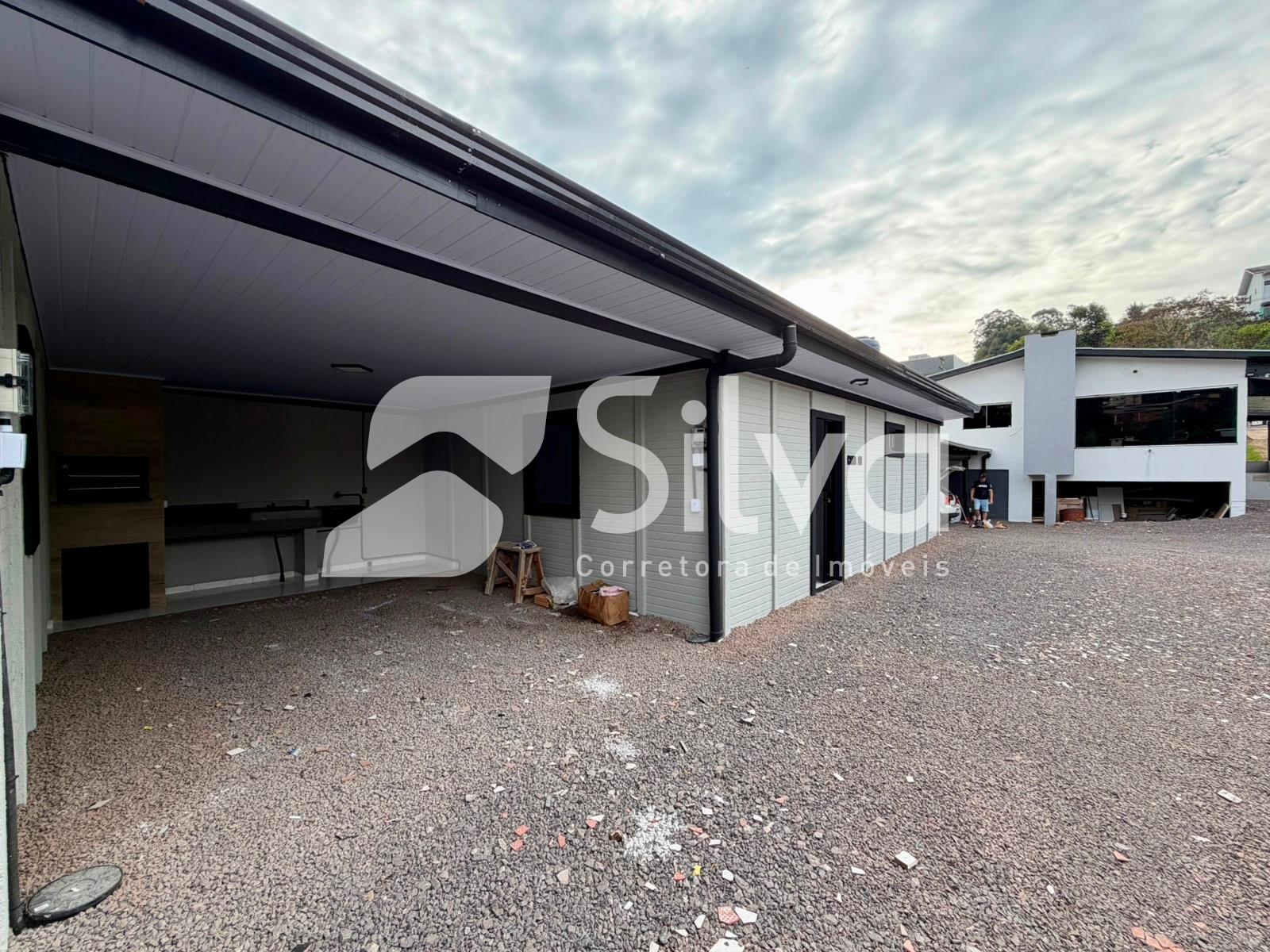 Casa em condomínio para locação, com 02 dormitórios - Centro Norte.