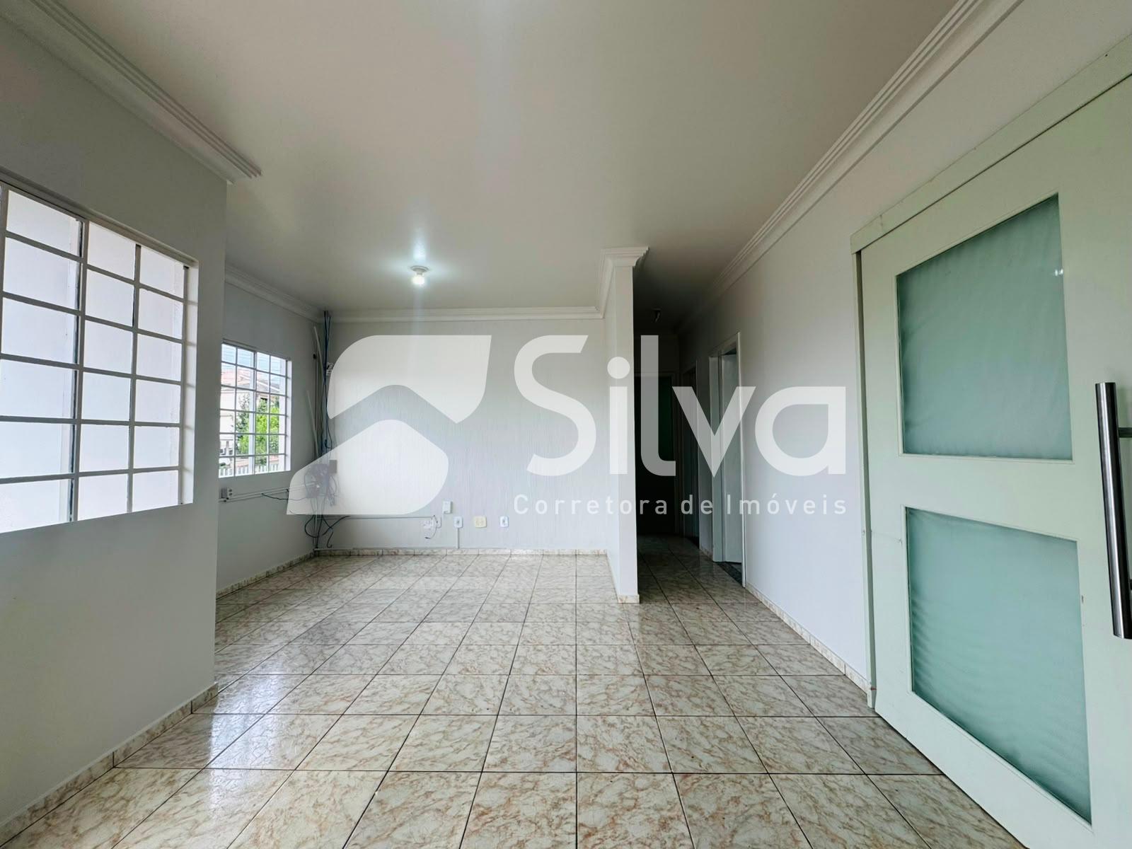 Casa para locao com 01 sute e 02 dormitrios - So Francisco de Assis.