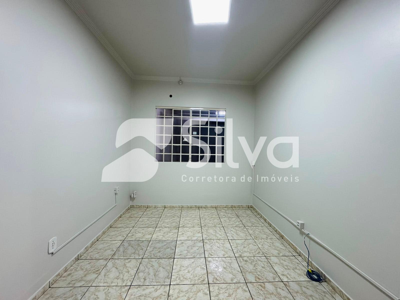 Casa para locao com 01 sute e 02 dormitrios - So Francisco de Assis.