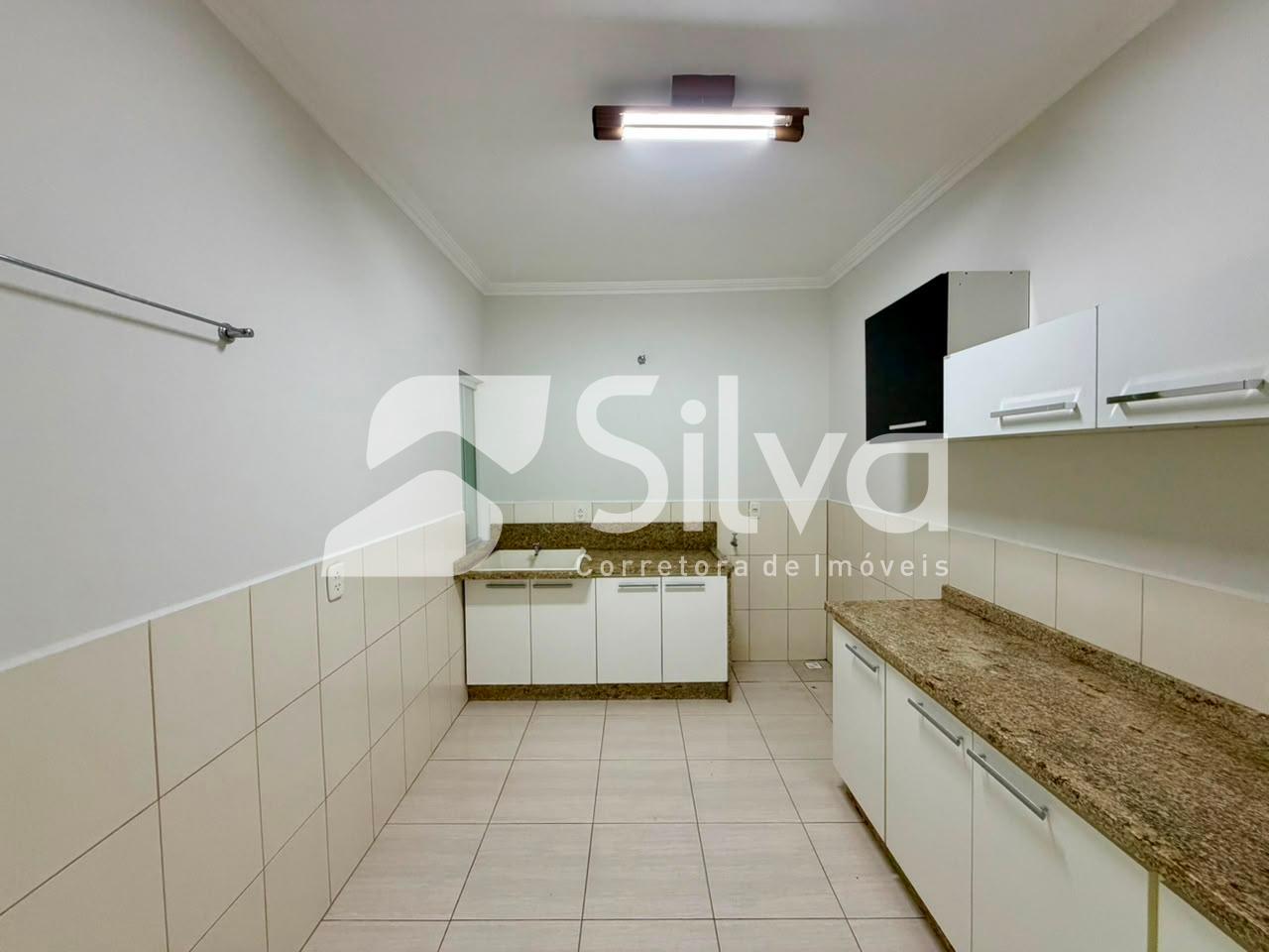 Apartamento para locao com 01 sute e 02 dormitrios - Centro Sul.