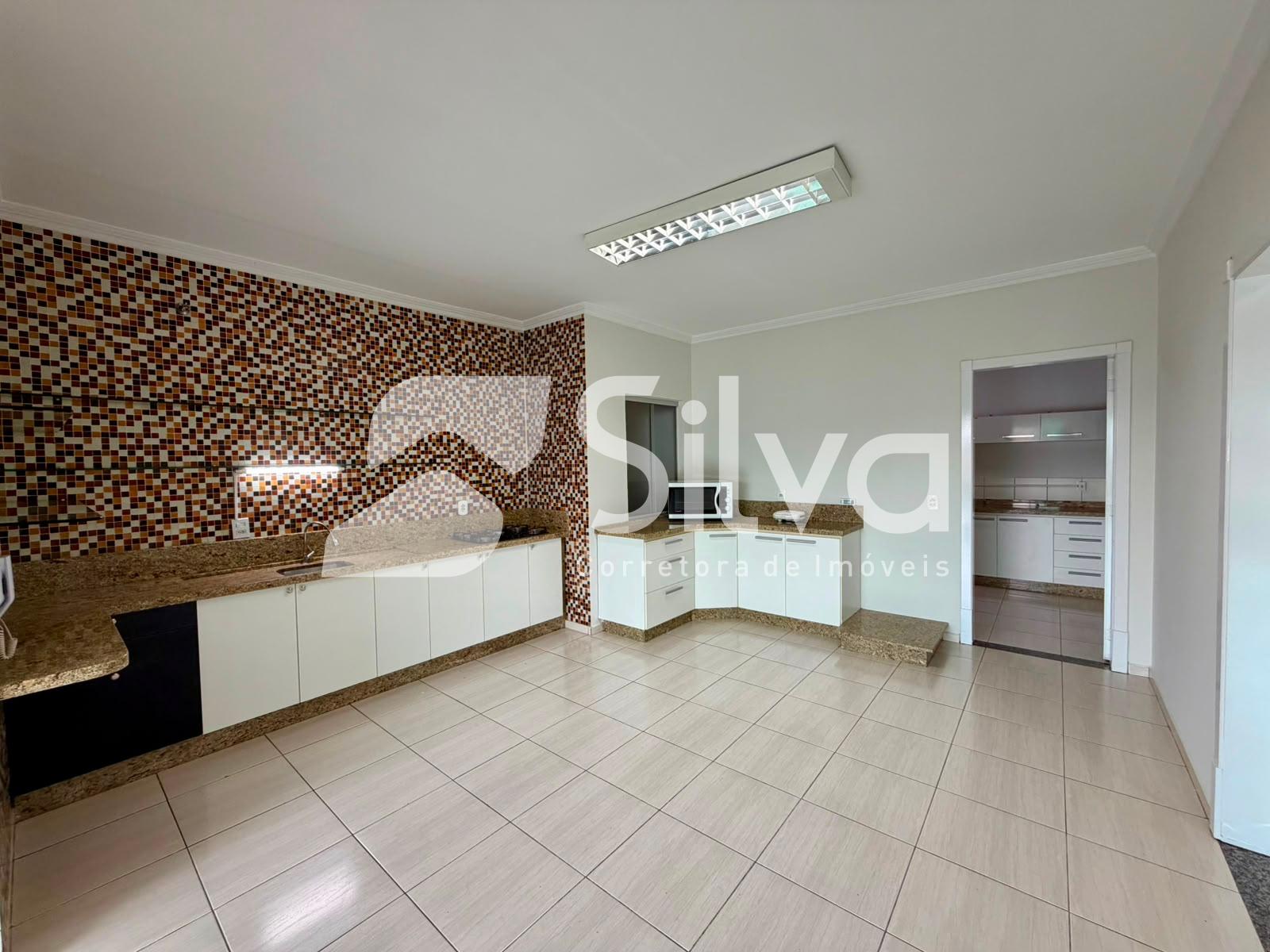 Apartamento para locao com 01 sute e 02 dormitrios - Centro Sul.