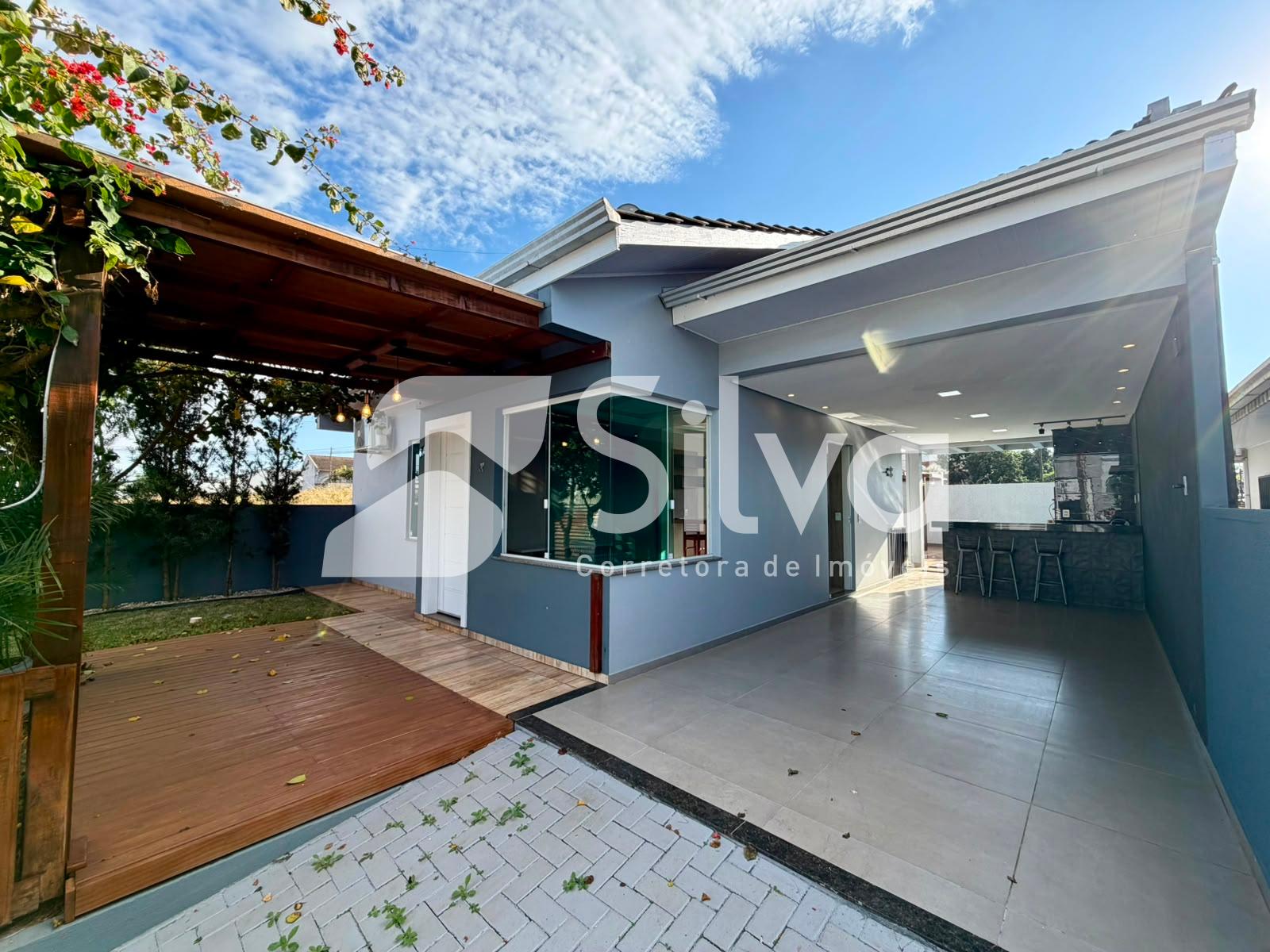 Casa a venda localizada no Margarida Galvan, Dois Vizinhos - PR.