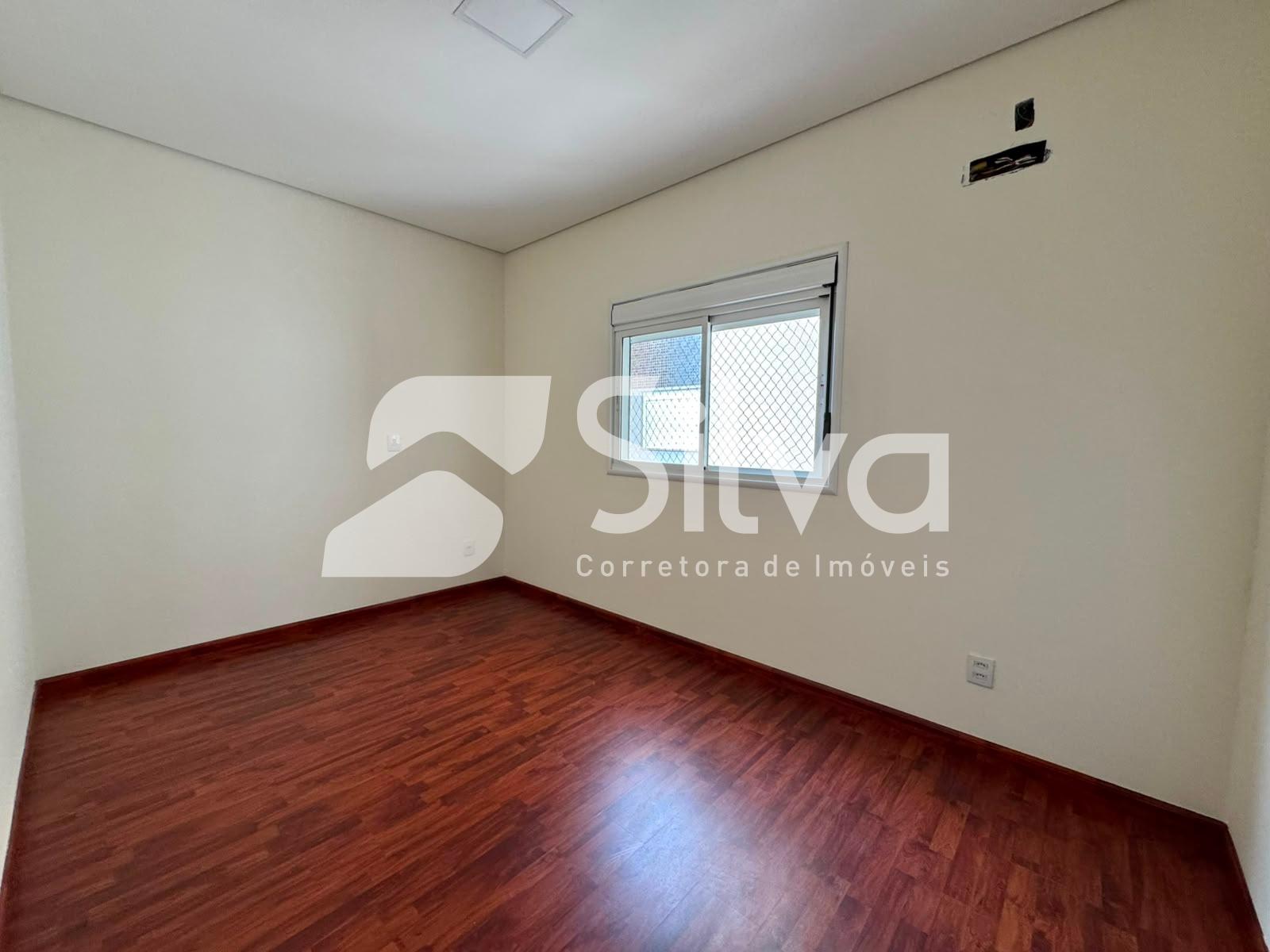 Apartamento para locao com 01 sute e 02 dormitrios - Centro Sul.