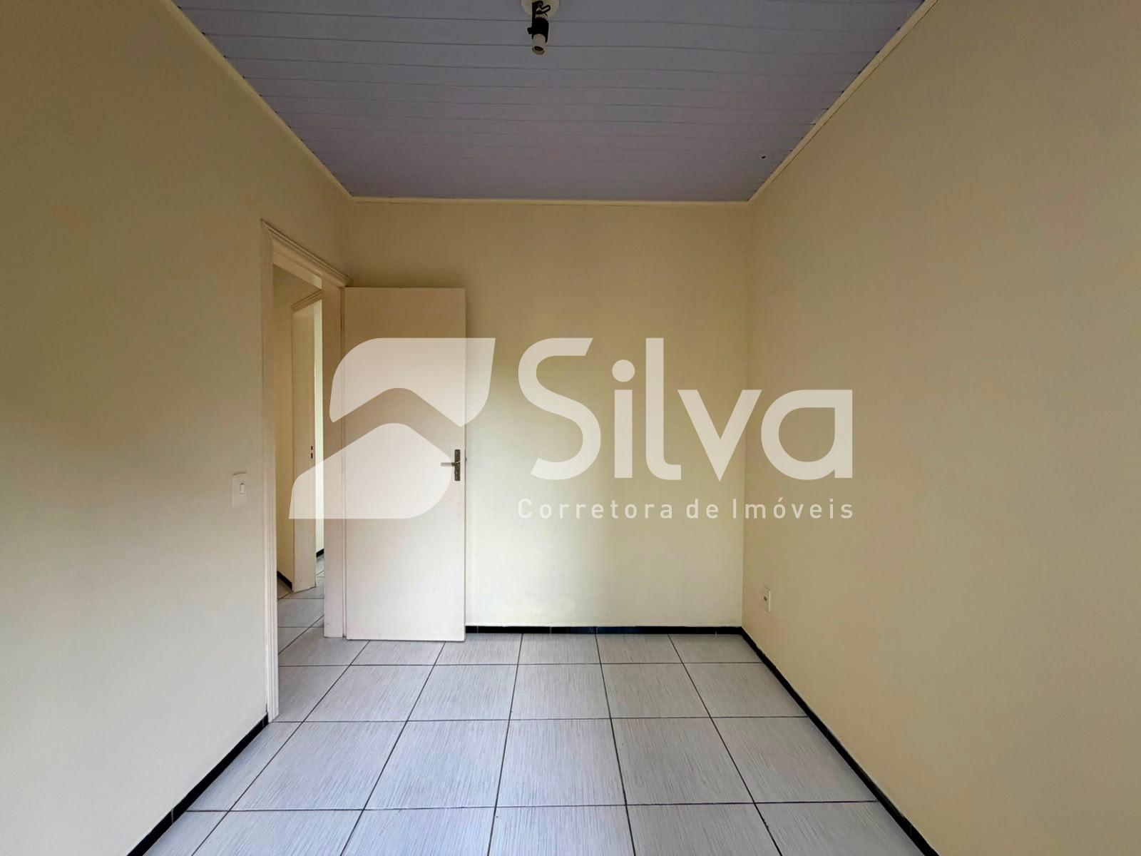 Casa para locao com 03 dormitrios - Bairro Margarida Galvan.