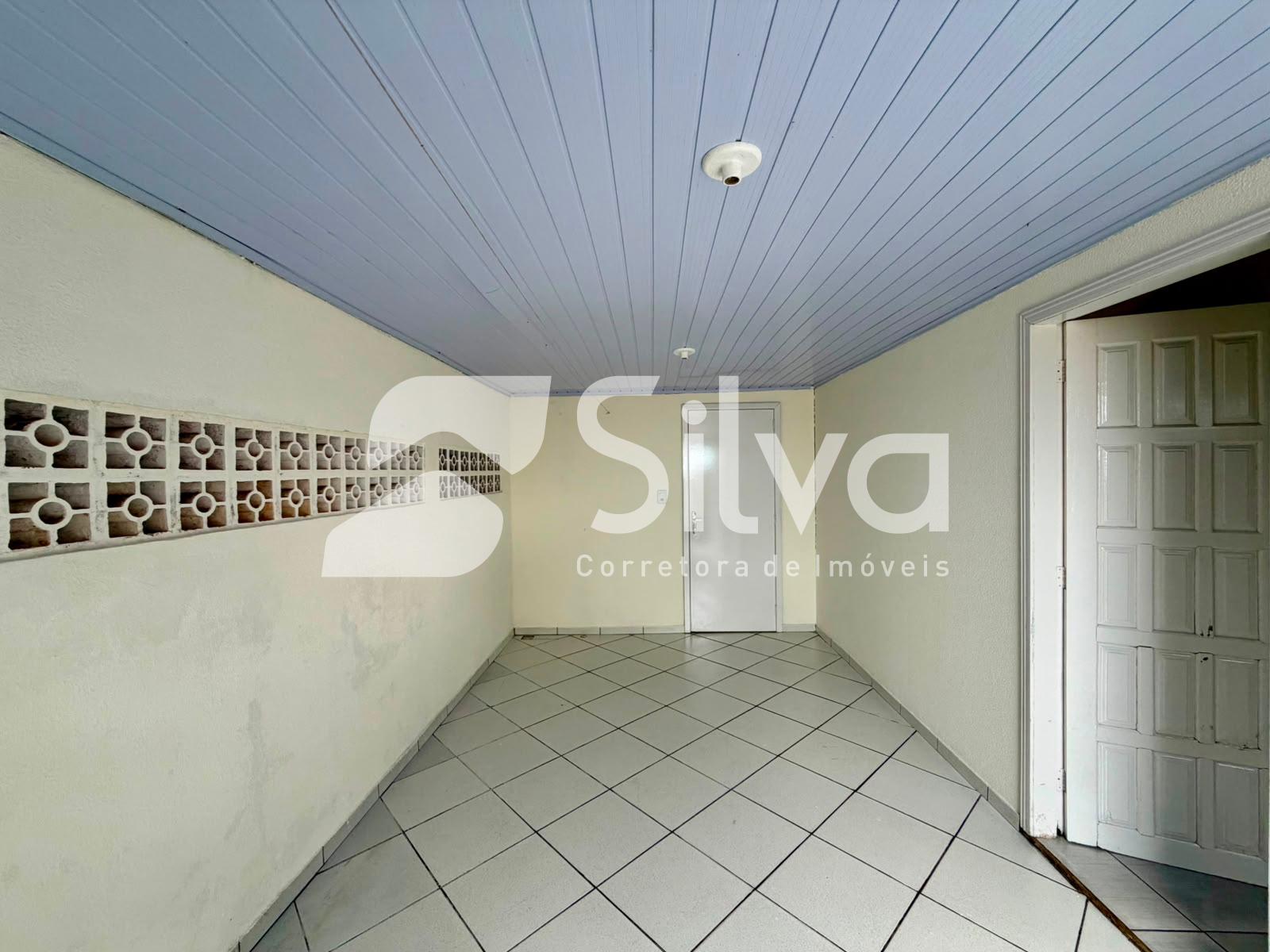 Casa para locao com 03 dormitrios - Bairro Margarida Galvan.
