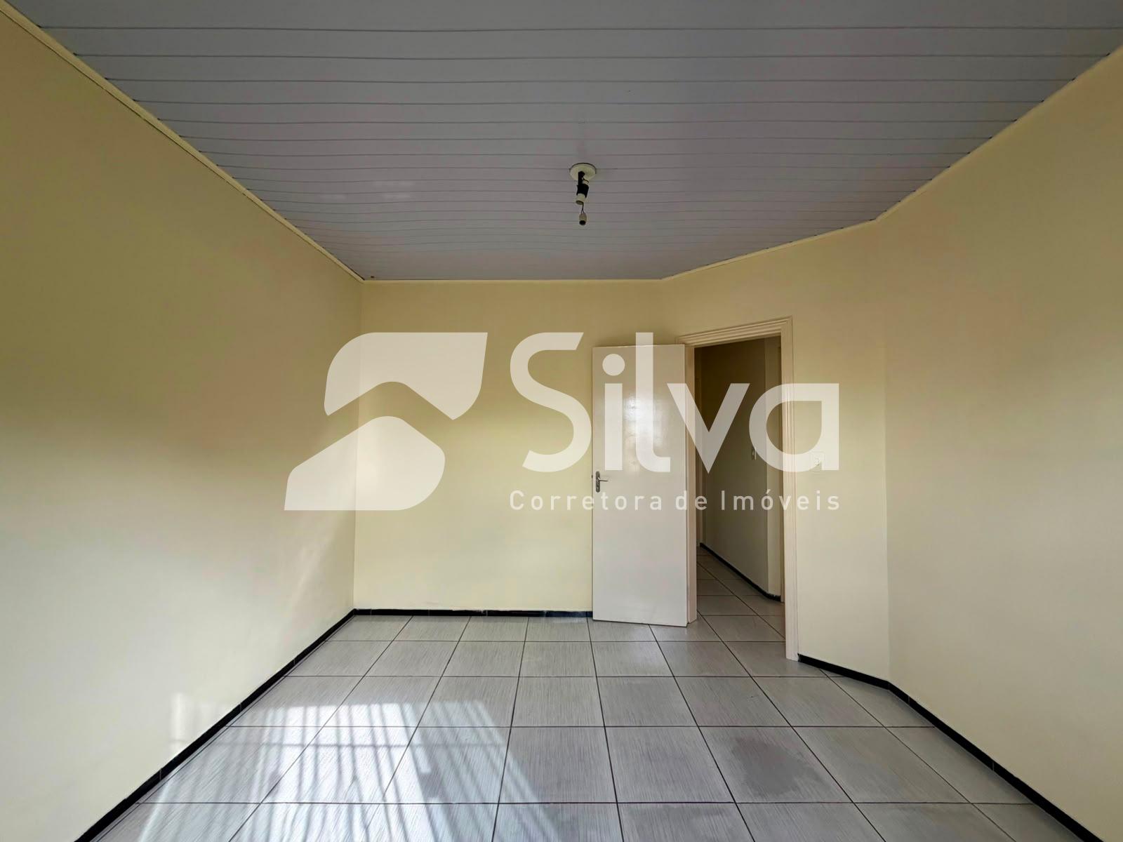 Casa para locao com 03 dormitrios - Bairro Margarida Galvan.