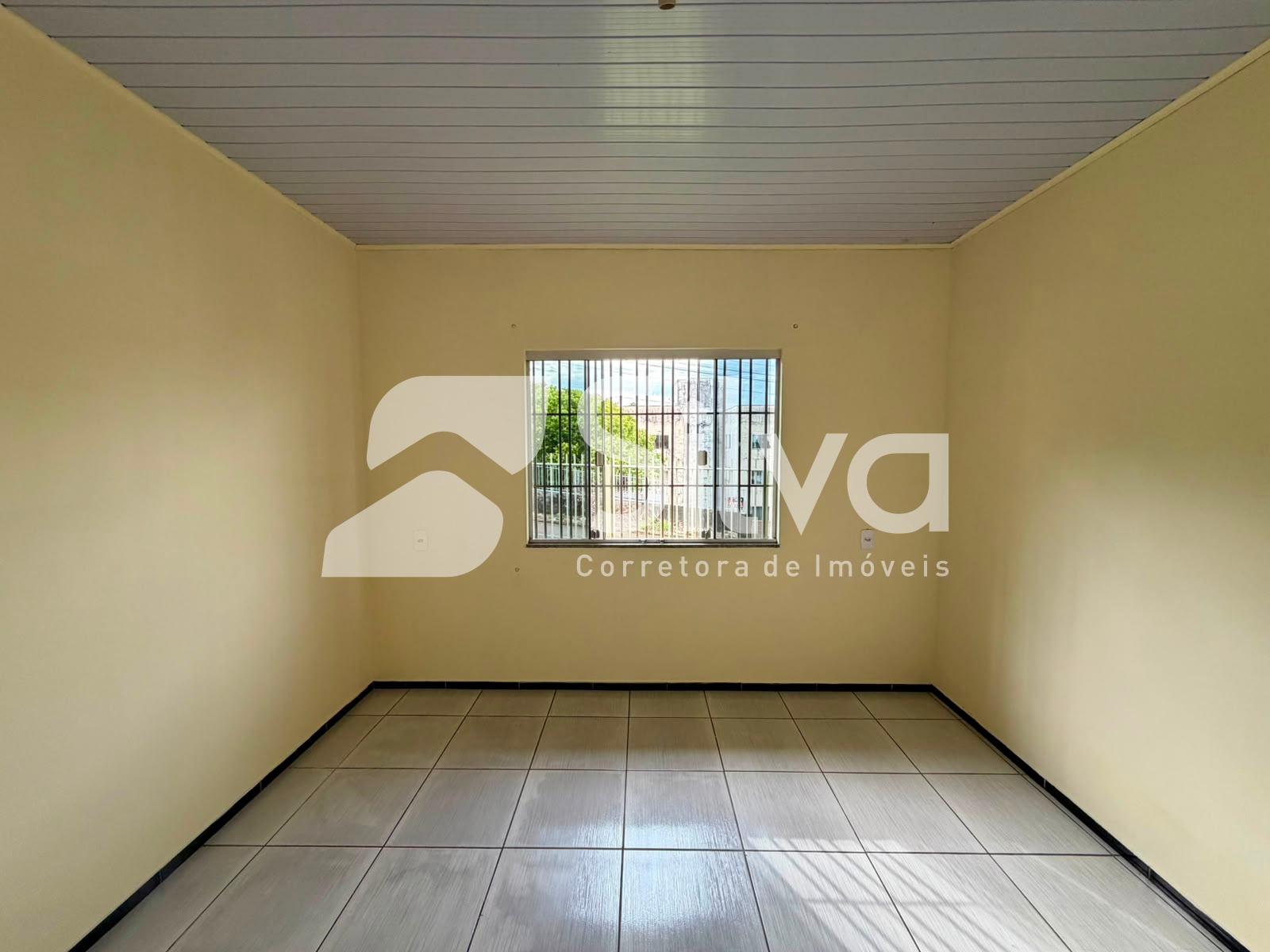 Casa para locao com 03 dormitrios - Bairro Margarida Galvan.