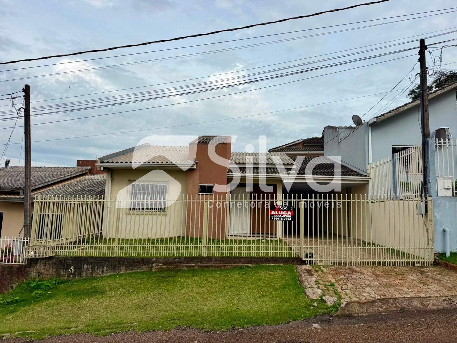 Casa para locação com 03 dormitórios - Bairro Margarida Galvan.