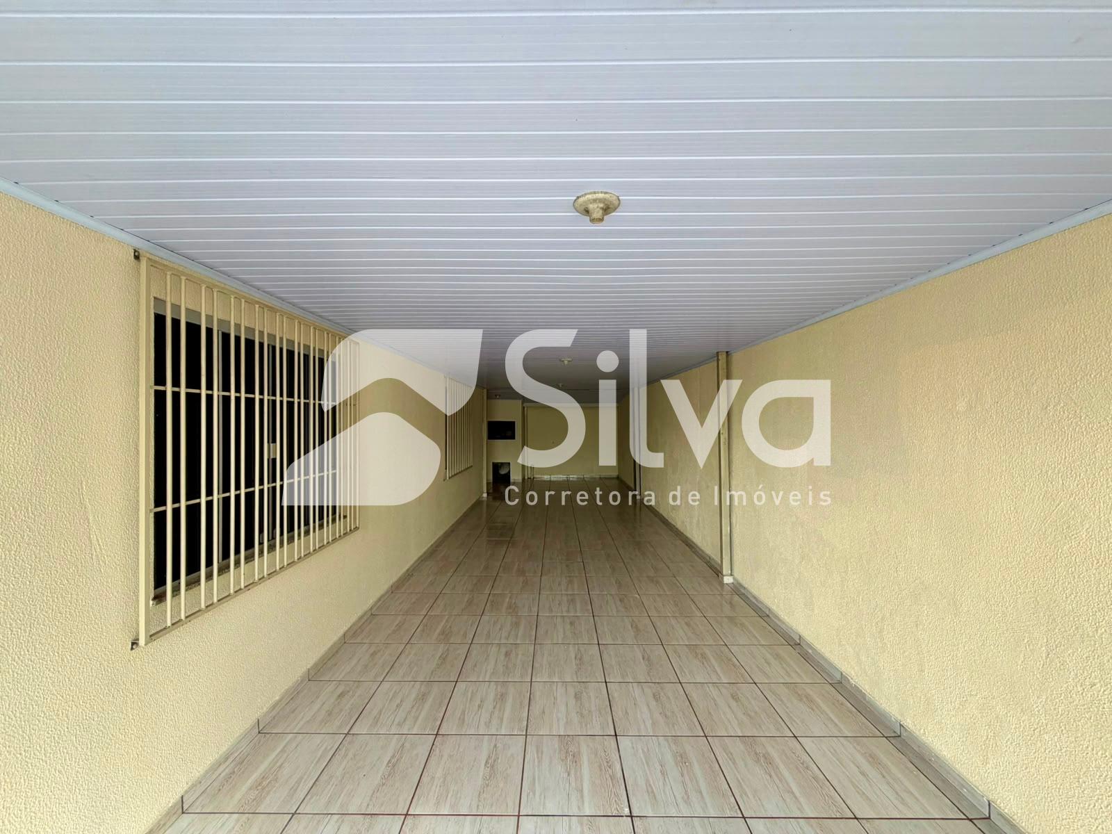Casa para locação com 03 dormitórios - Bairro Margarida Galvan.