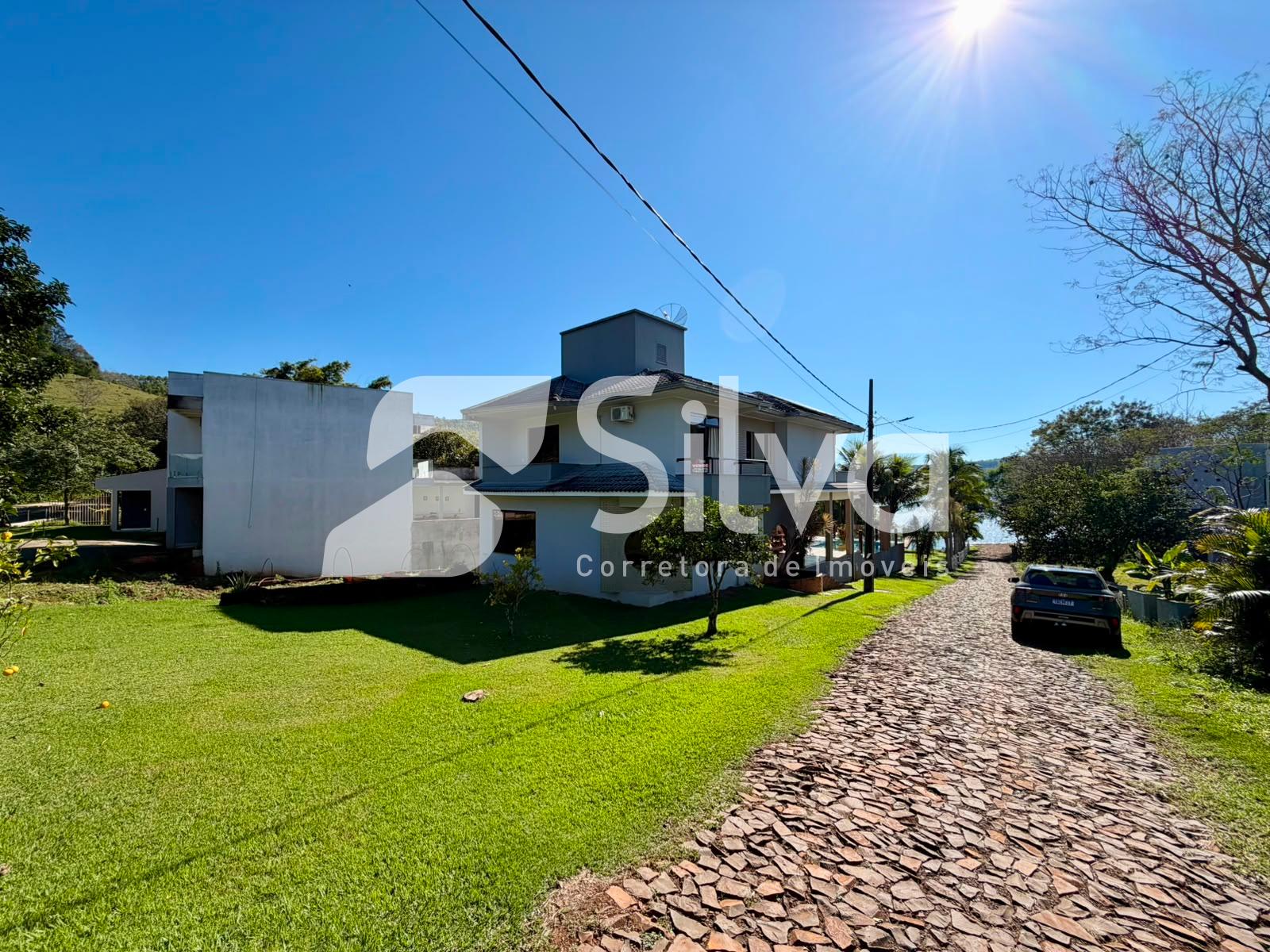 Casa a venda localizada no Alagado de Cruzeiro do Iguaçu-PR.