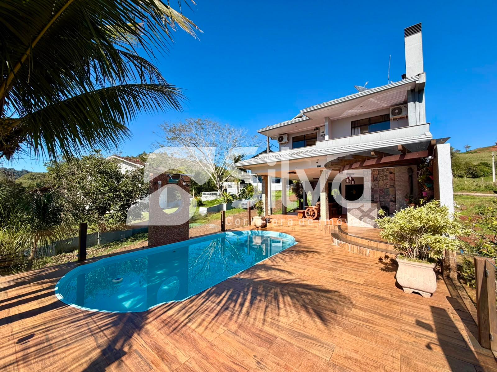 Casa a venda localizada no Alagado de Cruzeiro do Iguau-PR.