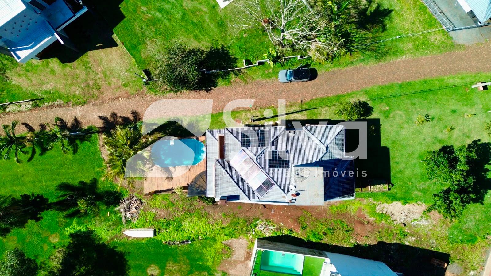 Casa a venda localizada no Alagado de Cruzeiro do Iguau-PR.