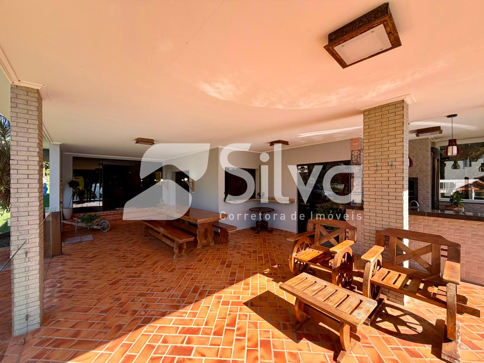 Casa a venda localizada no Alagado de Cruzeiro do Iguau-PR.