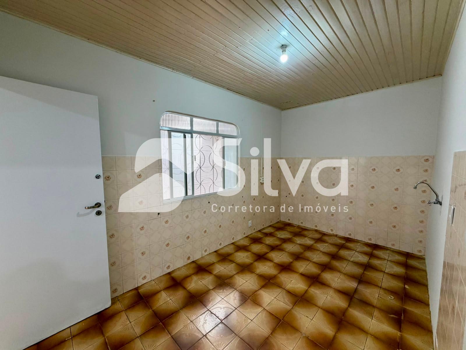 Casa para locação com 04 dormitórios - Centro Sul.