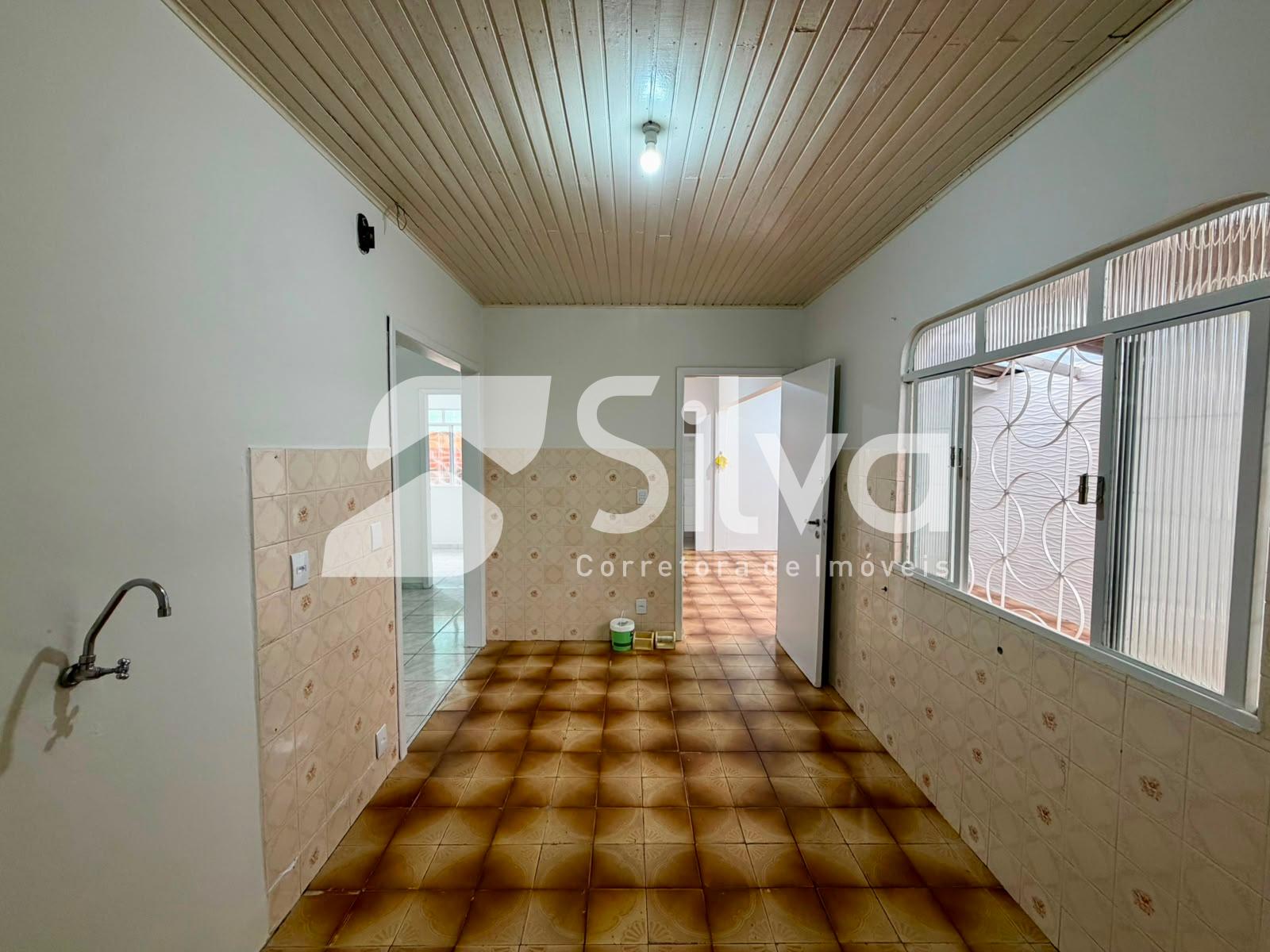 Casa para locação com 04 dormitórios - Centro Sul.