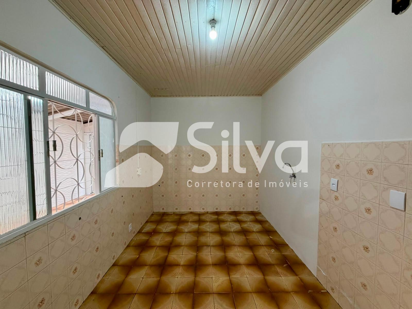 Casa para locação com 04 dormitórios - Centro Sul.