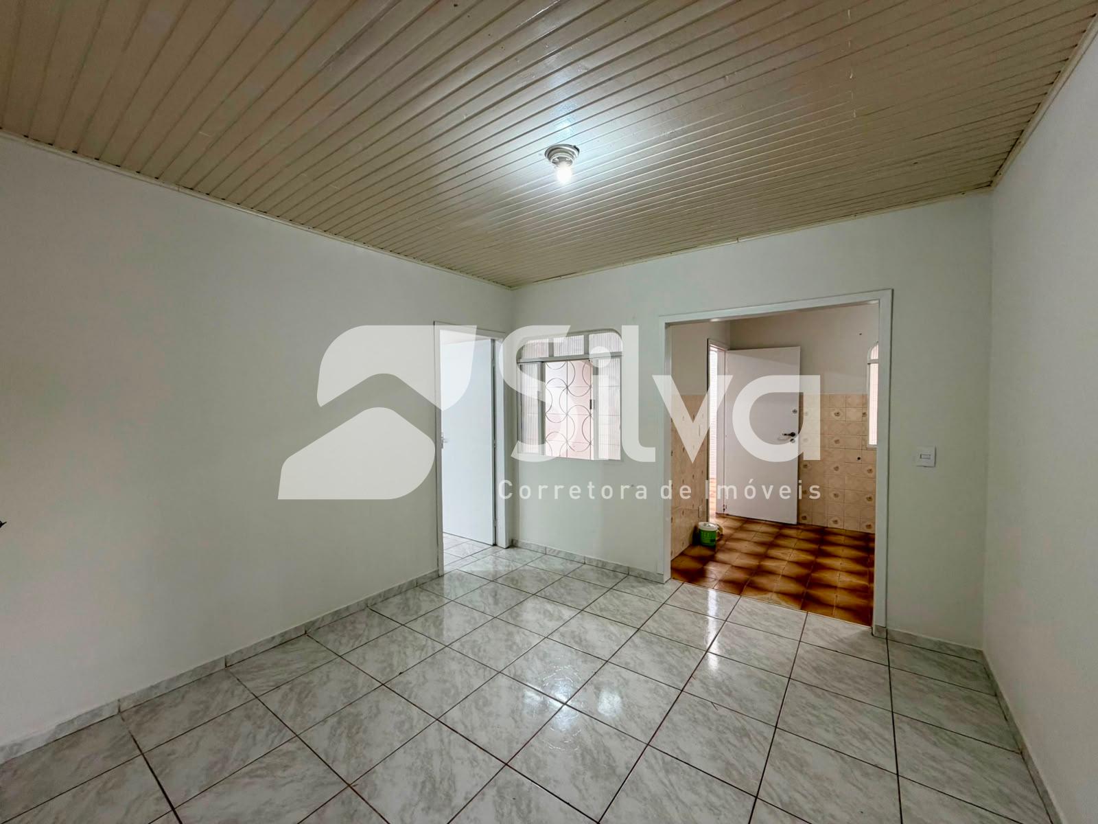Casa para locação com 04 dormitórios - Centro Sul.