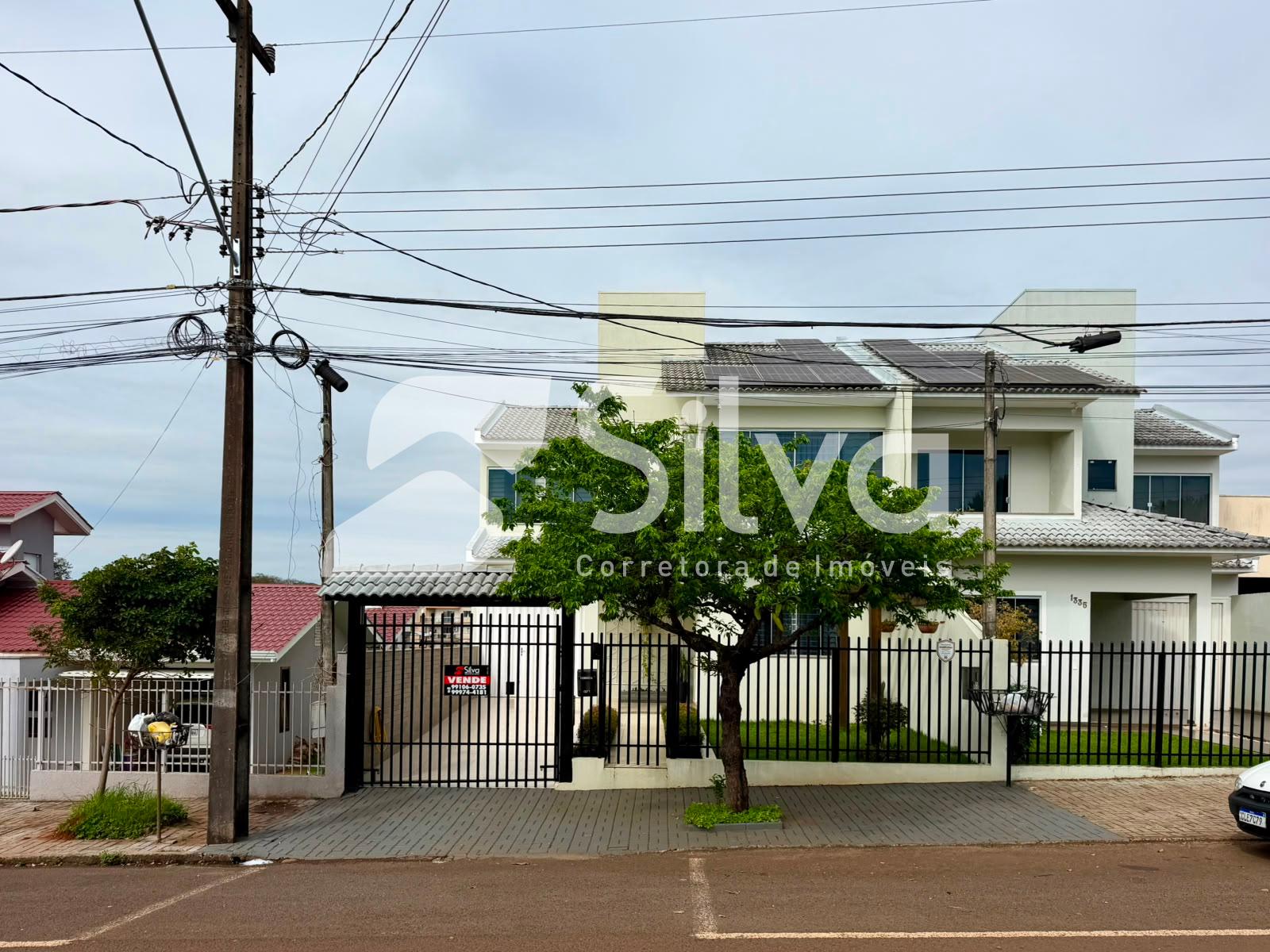 Sobrado à venda localizado no Bairro São Francisco de Assis, D...
