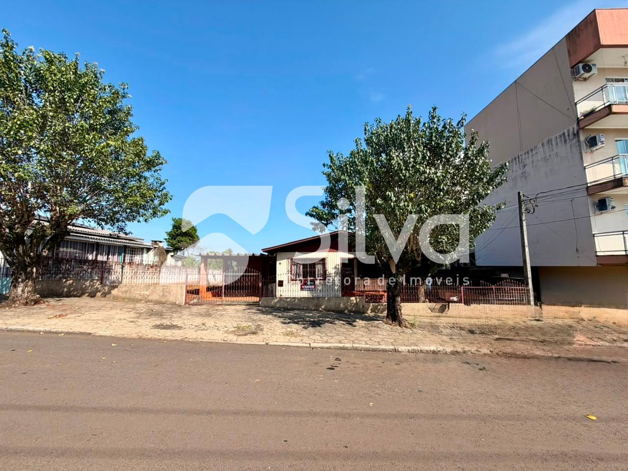 Casa a venda localizada no Bairro São Francisco de Assis, Dois...