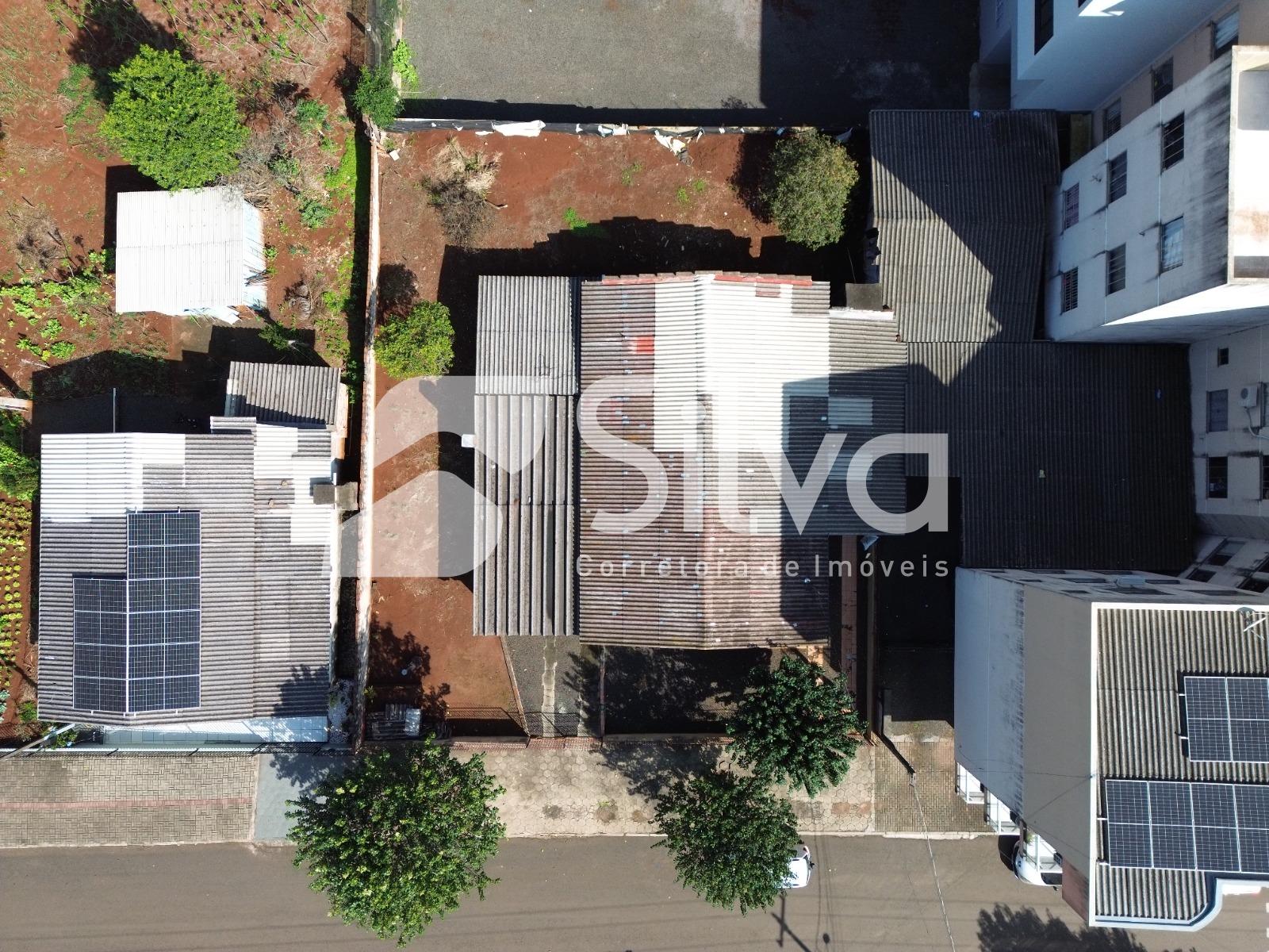 Casa a venda localizada no Bairro So Francisco de Assis, Dois Vizinhos-PR.