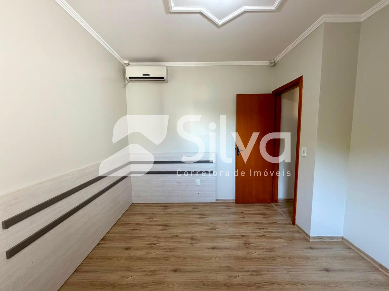Sobrado a venda, localizado no Bairro Alto da Colina, Dois Vizinhos-PR.