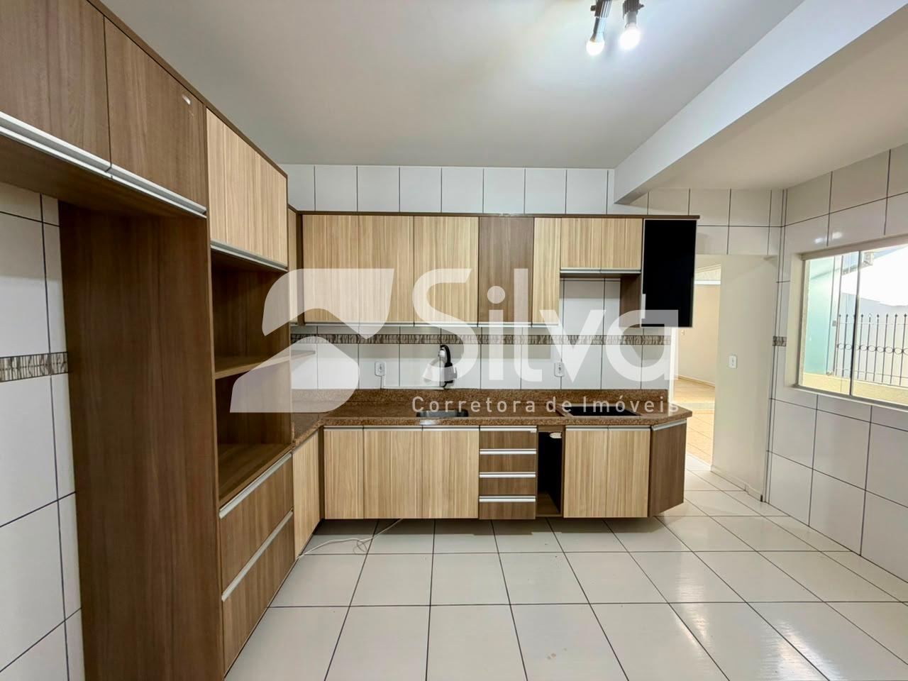 Sobrado a venda, localizado no Bairro Alto da Colina, Dois Vizinhos-PR.