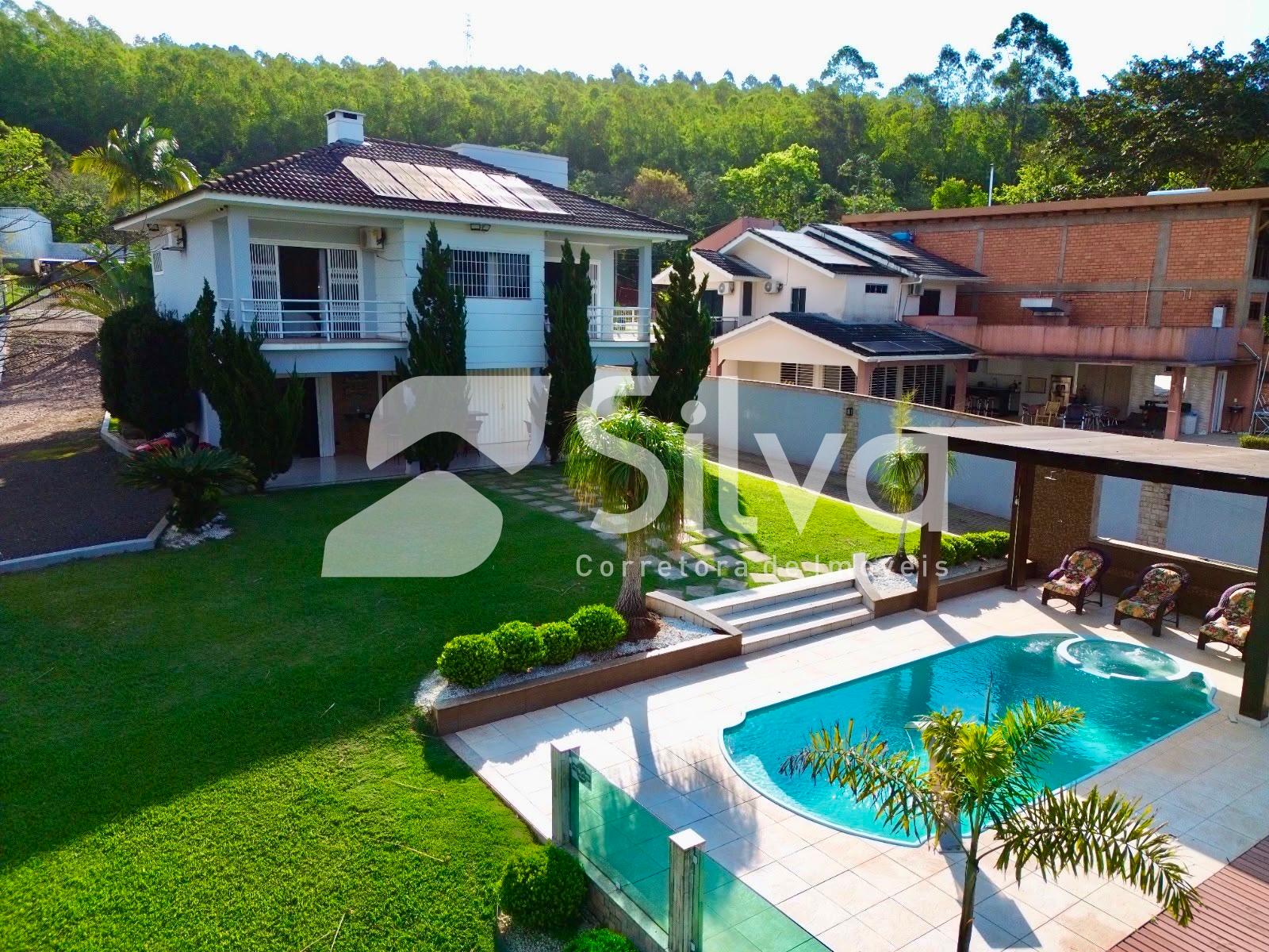 Casa a venda localizada no Alagado de Cruzeiro do Iguaçu-PR.