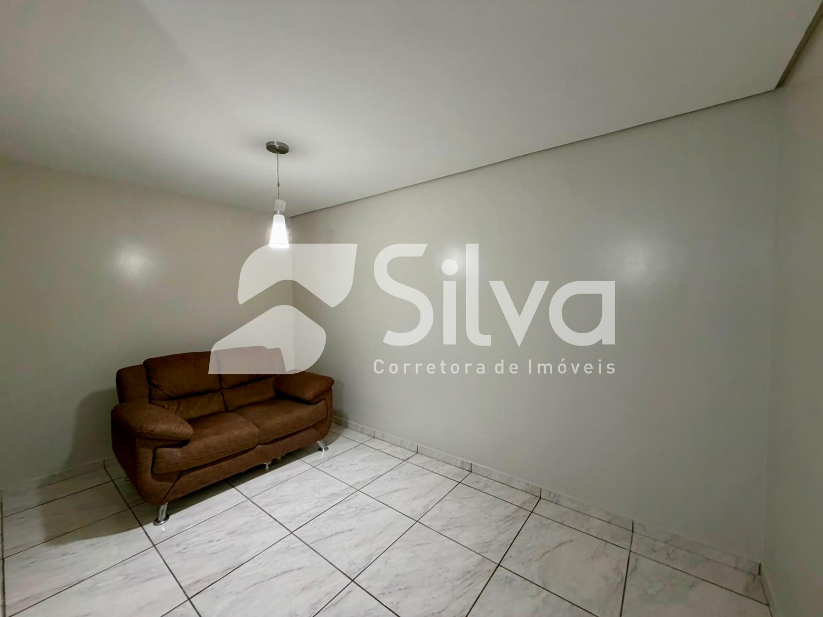 Quitinete trrea para locao com 01 dormitrio, semi-mobiliada - Centro Sul.