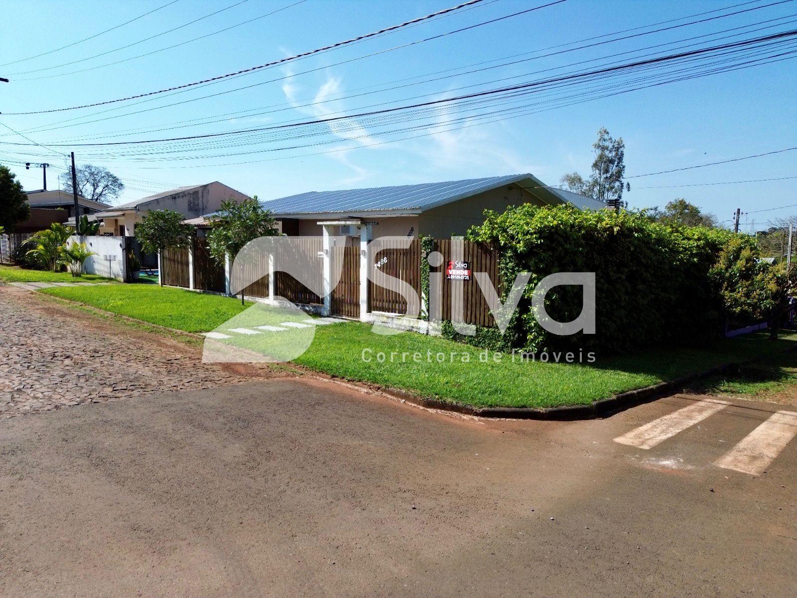 Casa a venda localizada no Bairro da Luz, Dois Vizinhos-PR.